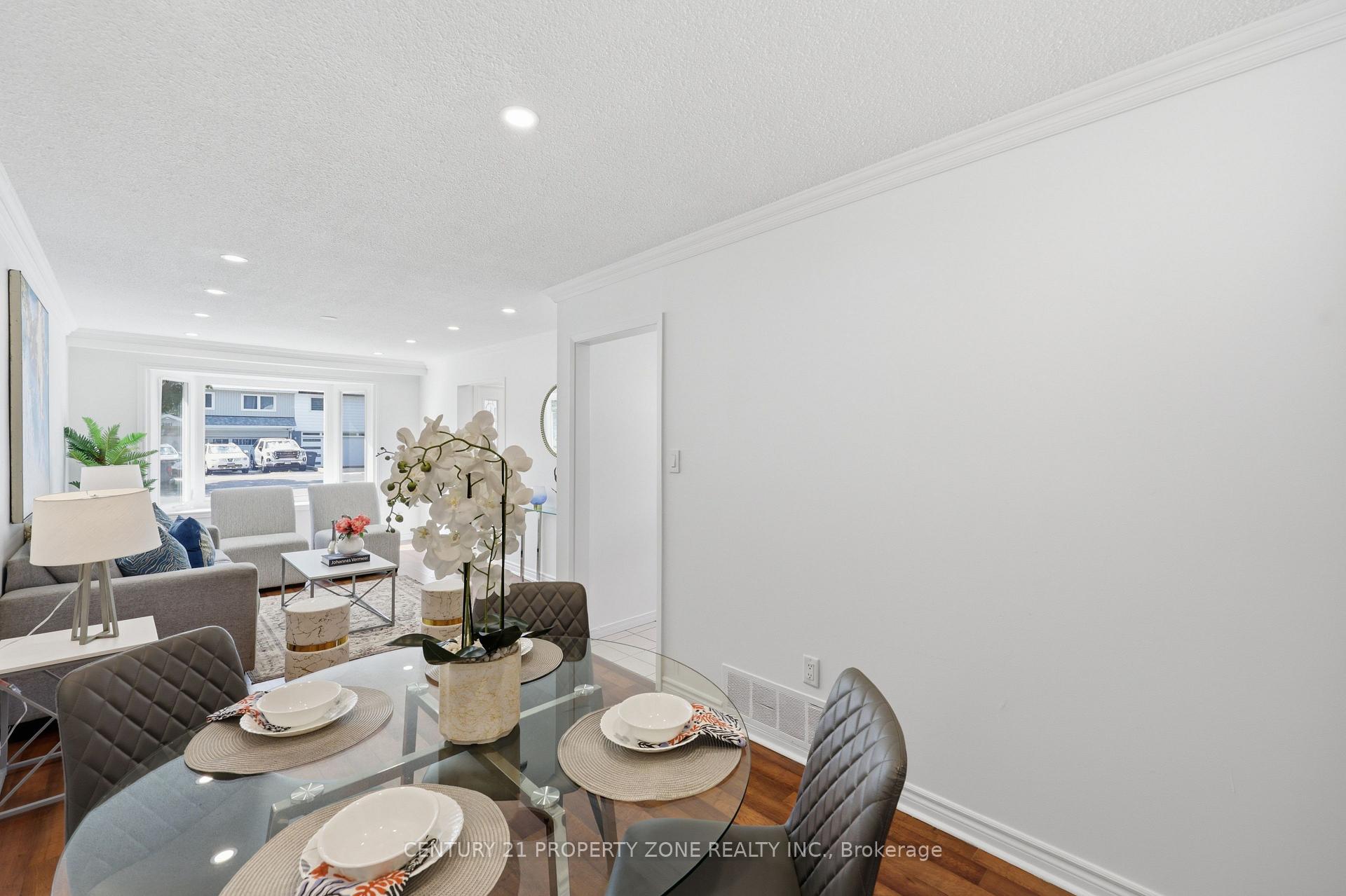Photo 7 of 2600 Lundene Road, Mississauga, Clarkson — HOMEH