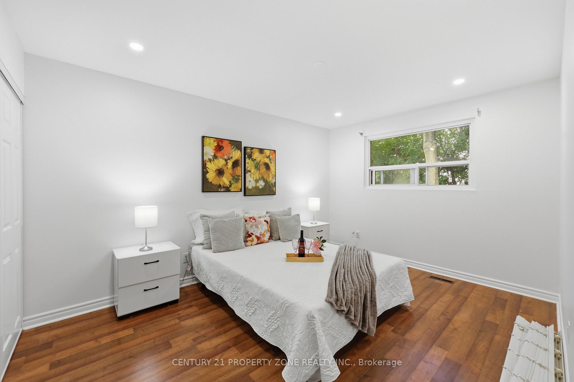 Photo 10 of 2600 Lundene Road, Mississauga, Clarkson — HOMEH
