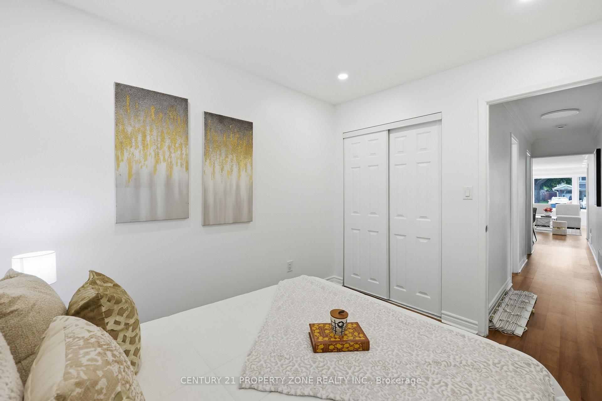 Photo 12 of 2600 Lundene Road, Mississauga, Clarkson — HOMEH