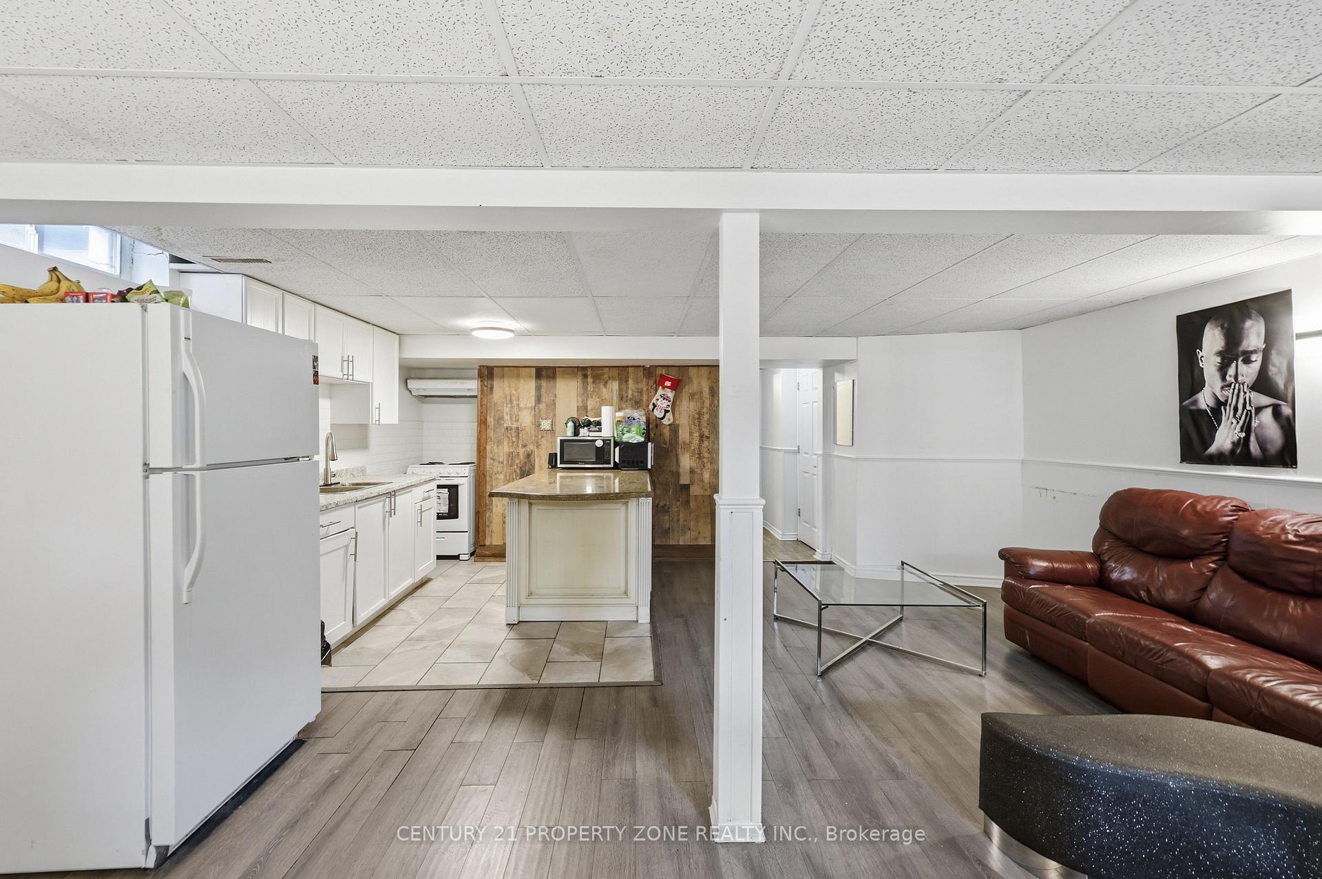 Photo 19 of 2600 Lundene Road, Mississauga, Clarkson — HOMEH