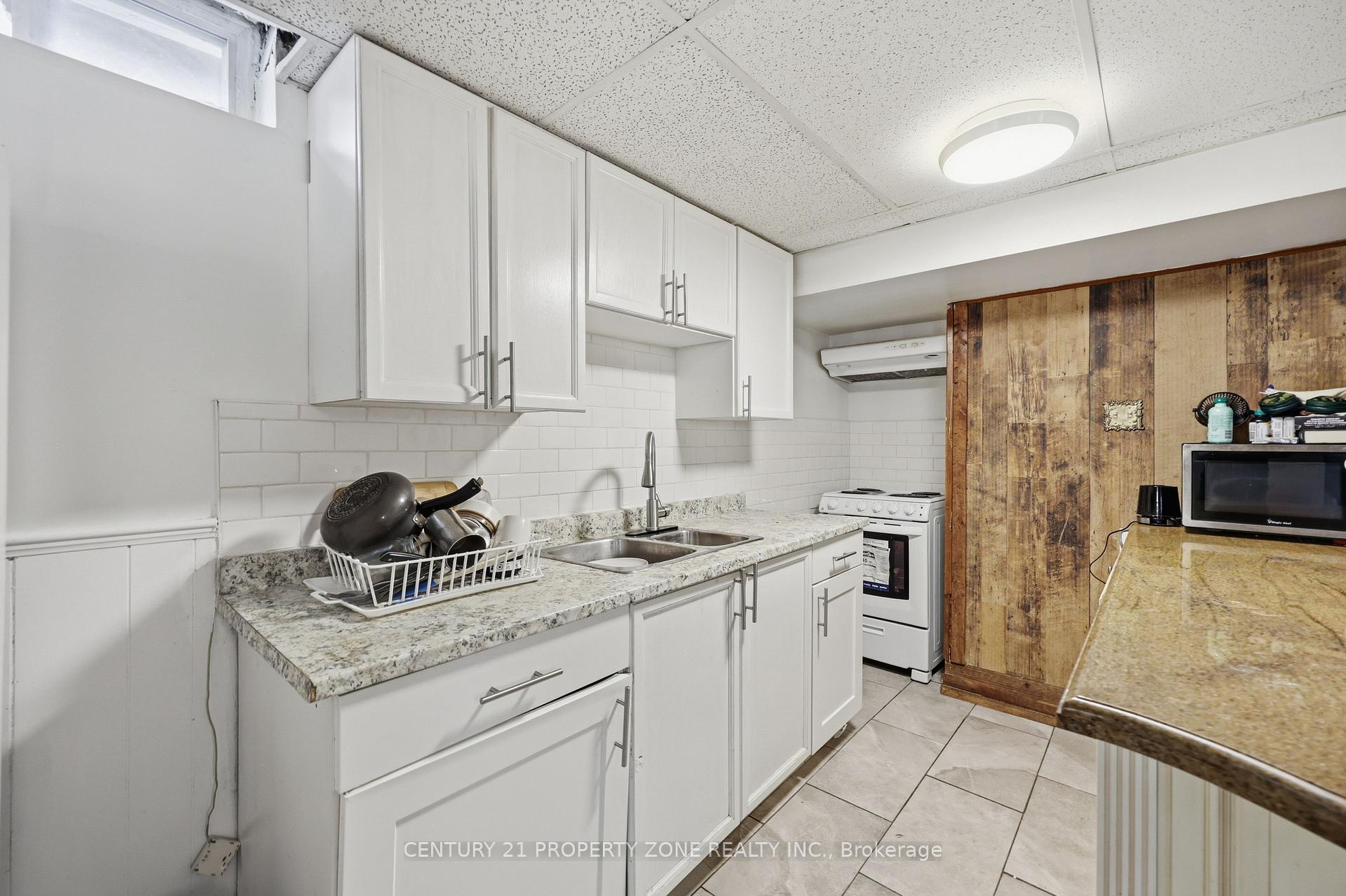 Photo 20 of 2600 Lundene Road, Mississauga, Clarkson — HOMEH