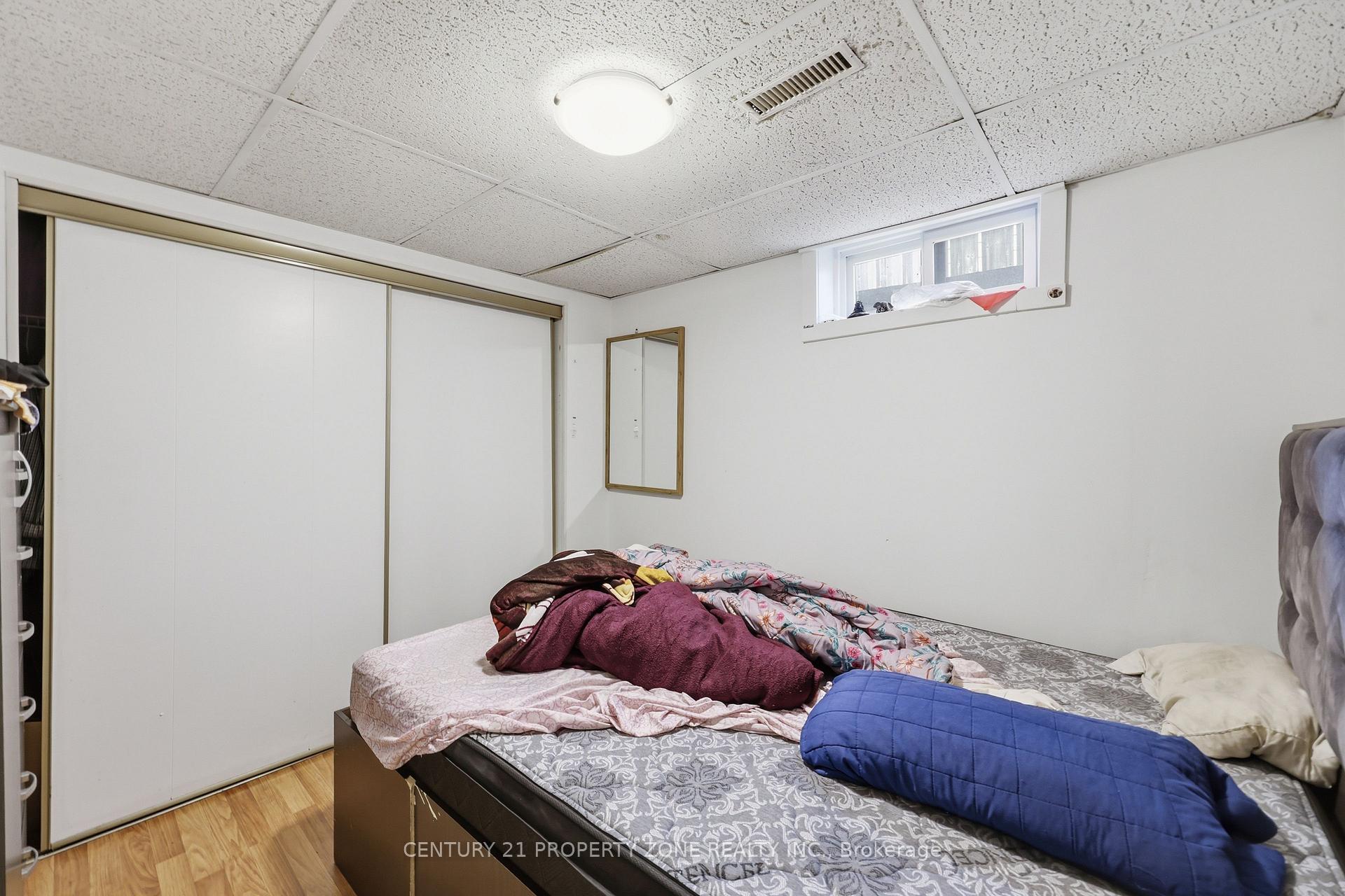 Photo 21 of 2600 Lundene Road, Mississauga, Clarkson — HOMEH