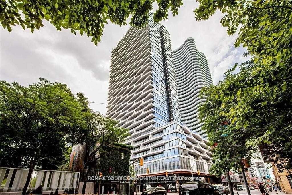 Front of Unit 4302, 85 Wood Street