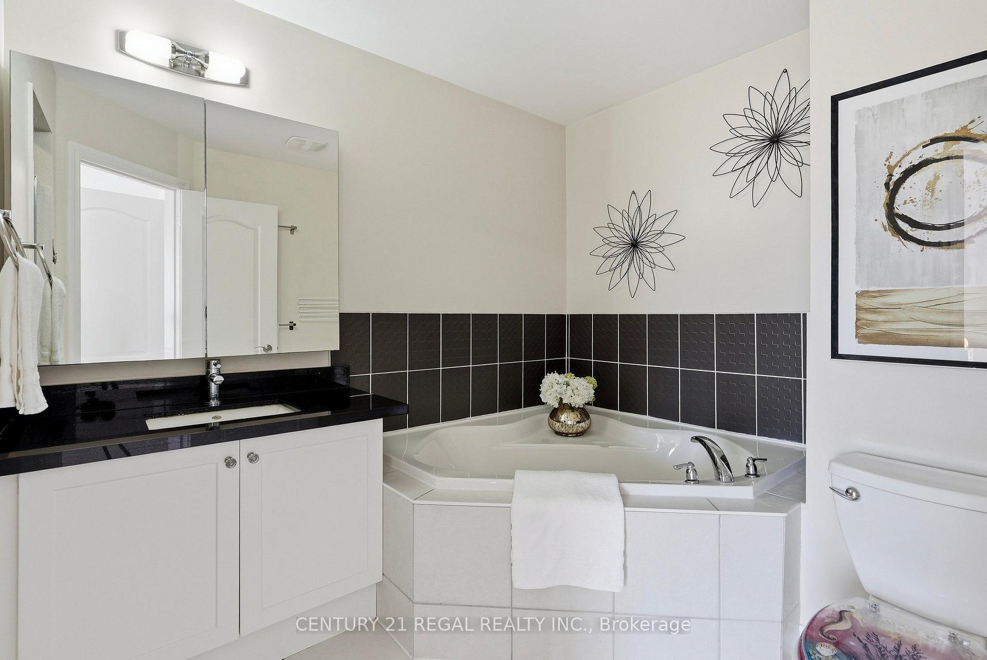 Photo 23 of 10461 Woodbine Avenue, Markham, Cathedraltown — HOMEH