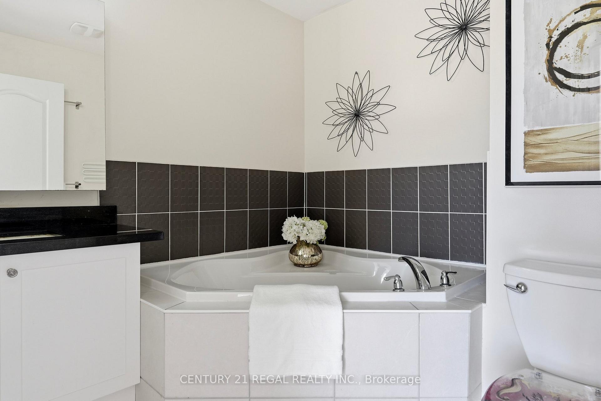 Photo 28 of 10461 Woodbine Avenue, Markham, Cathedraltown — HOMEH