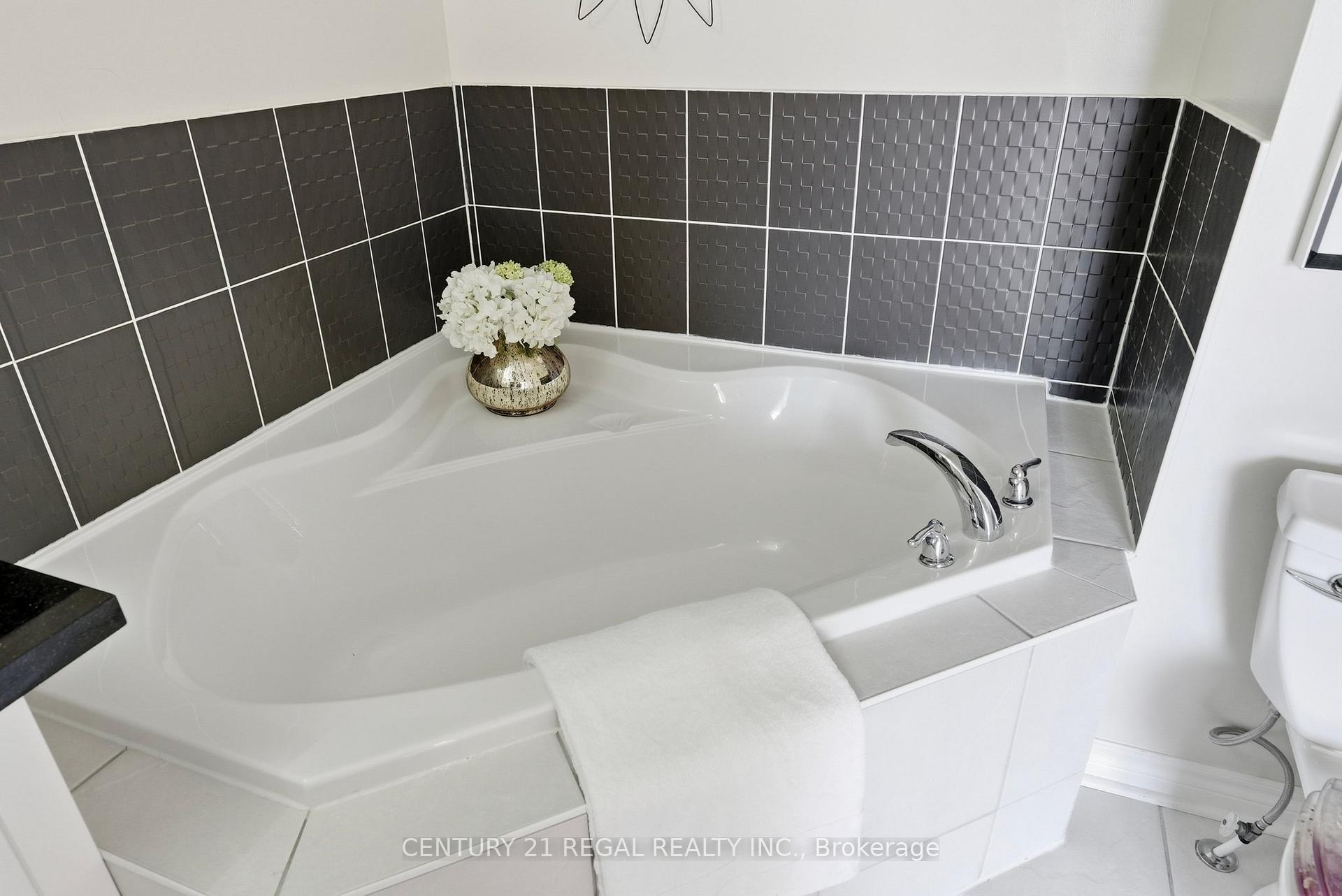 Photo 30 of 10461 Woodbine Avenue, Markham, Cathedraltown — HOMEH