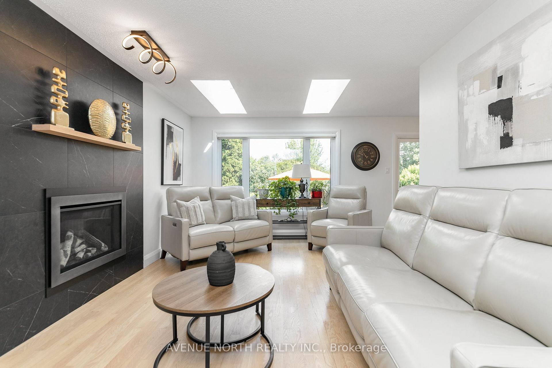 Photo 12 of 37 Cellini Court, Ottawa, Hunt Club Park — HOMEH