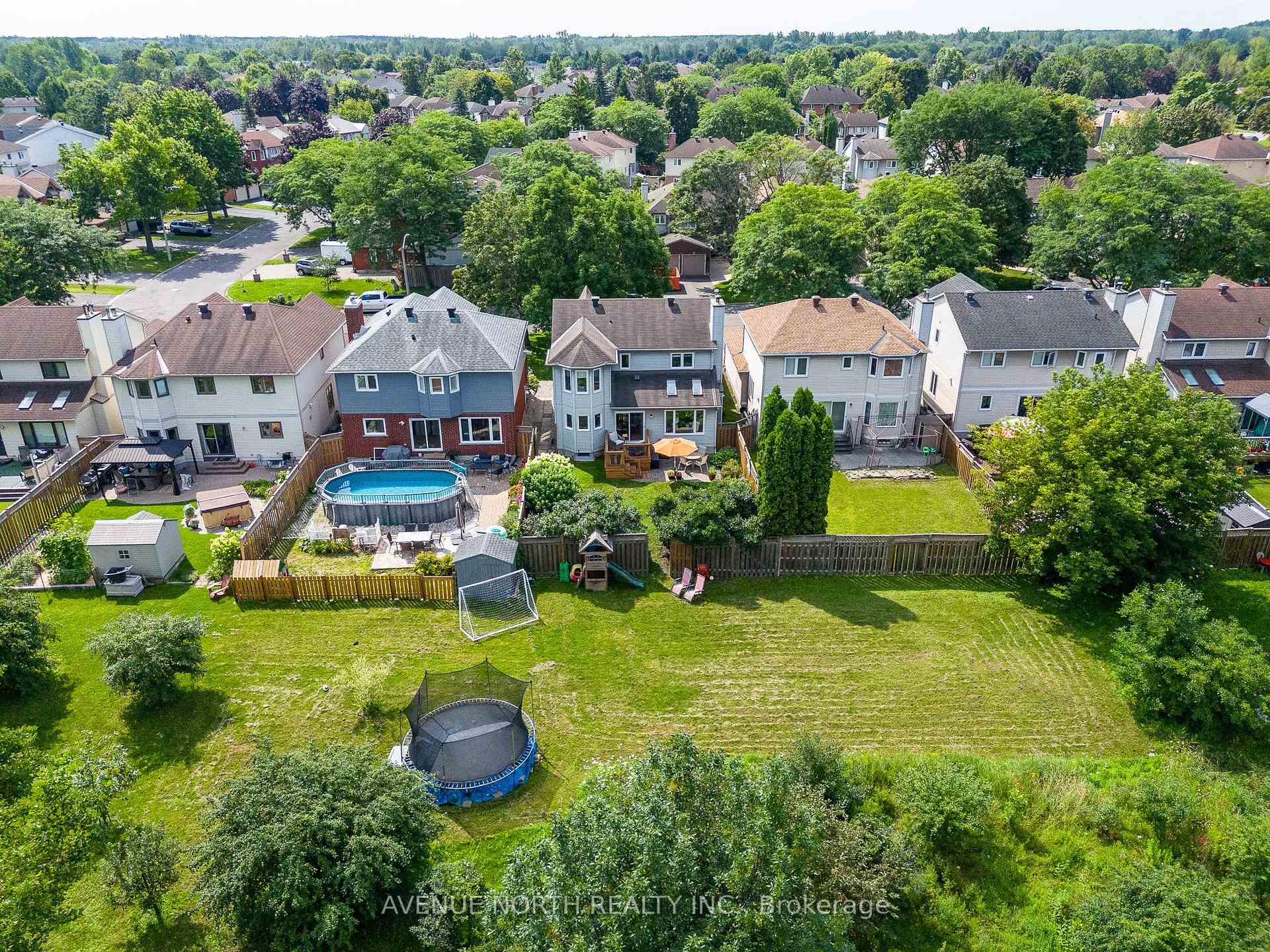Photo 3 of 37 Cellini Court, Ottawa, Hunt Club Park — HOMEH