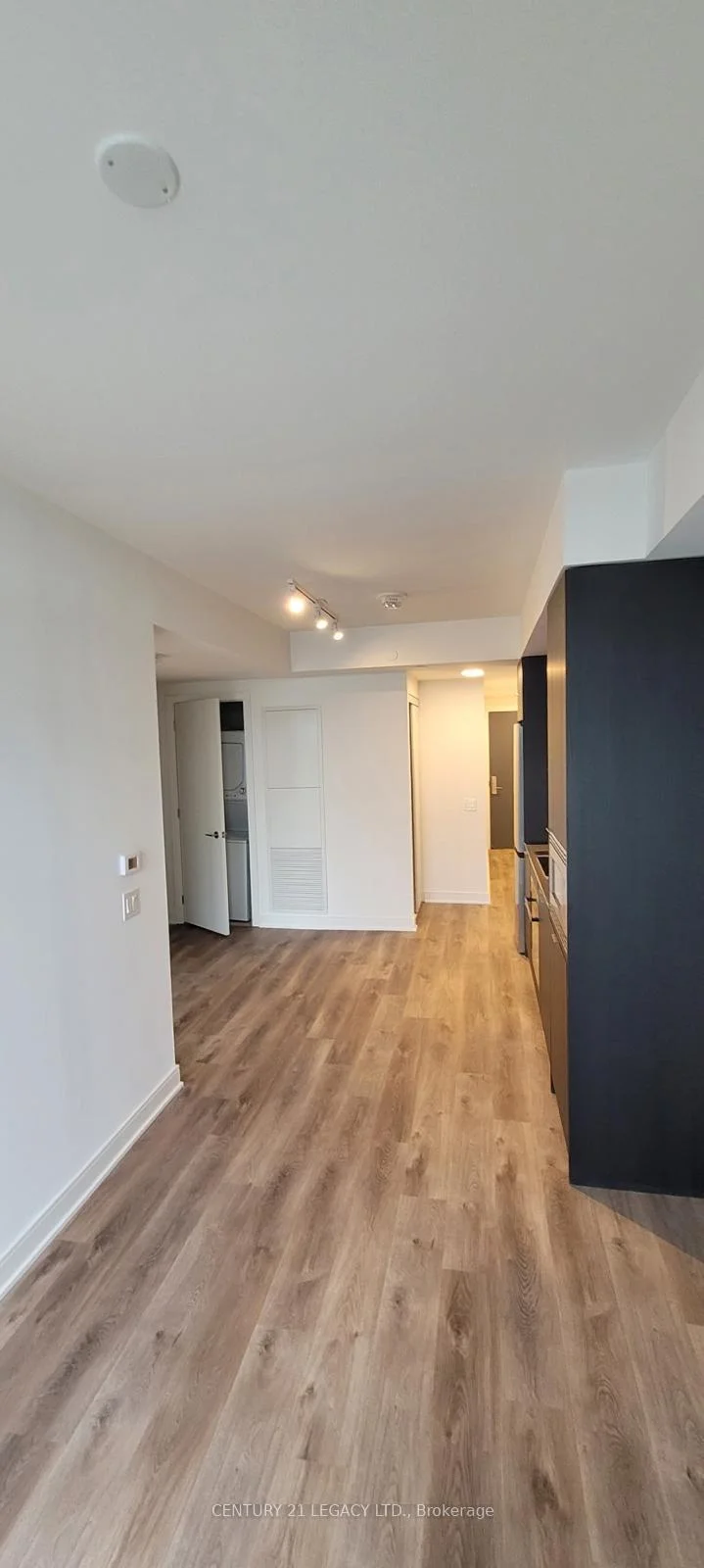 Photo 6 of Unit 821, 86 Dundas Street E, Mississauga, Cooksville — HOMEH