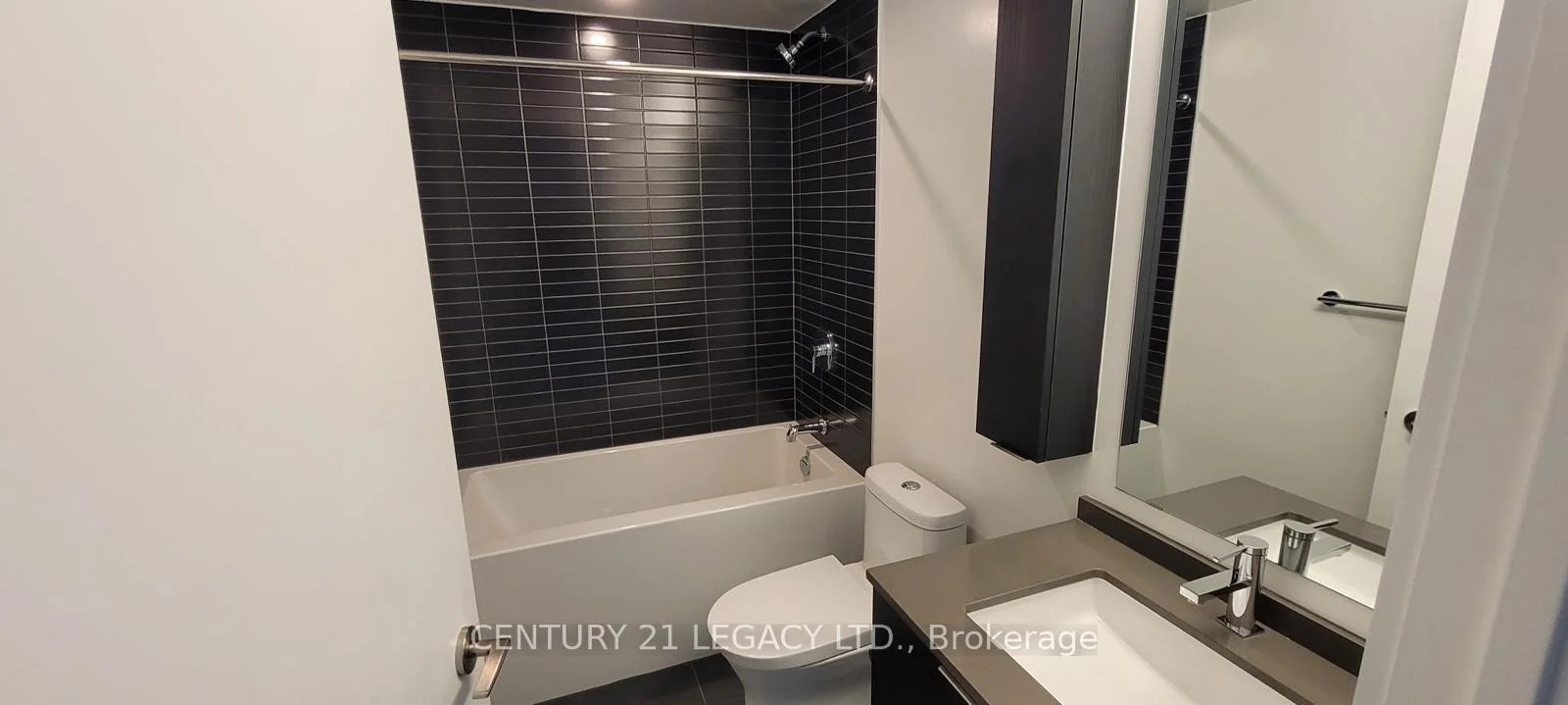 Photo 13 of Unit 821, 86 Dundas Street E, Mississauga, Cooksville — HOMEH