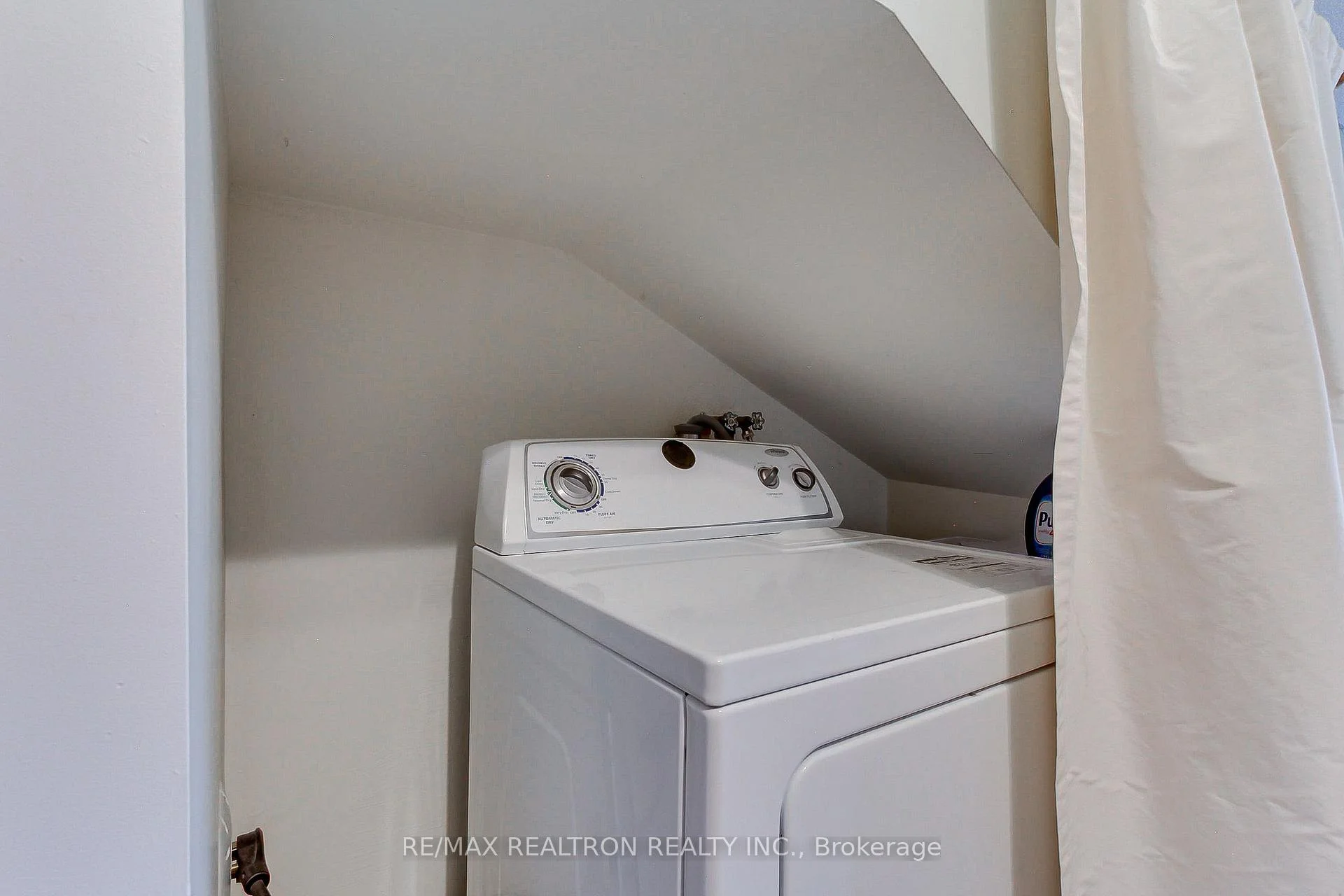 Photo 33 of 771 Gorham Street, Newmarket, Gorham-College Manor — HOMEH