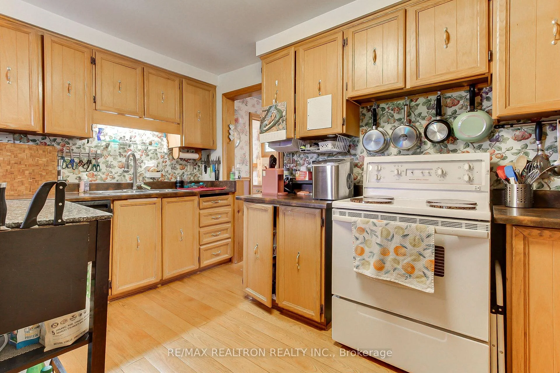 Photo 43 of 771 Gorham Street, Newmarket, Gorham-College Manor — HOMEH