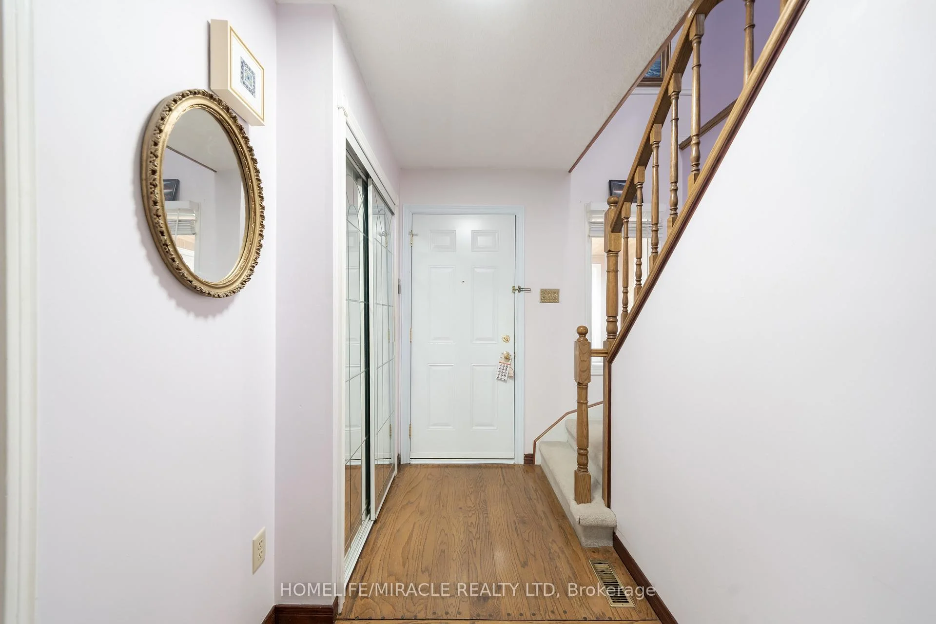 Photo 5 of 59 Martindale Crescent, Brampton, Brampton West — HOMEH