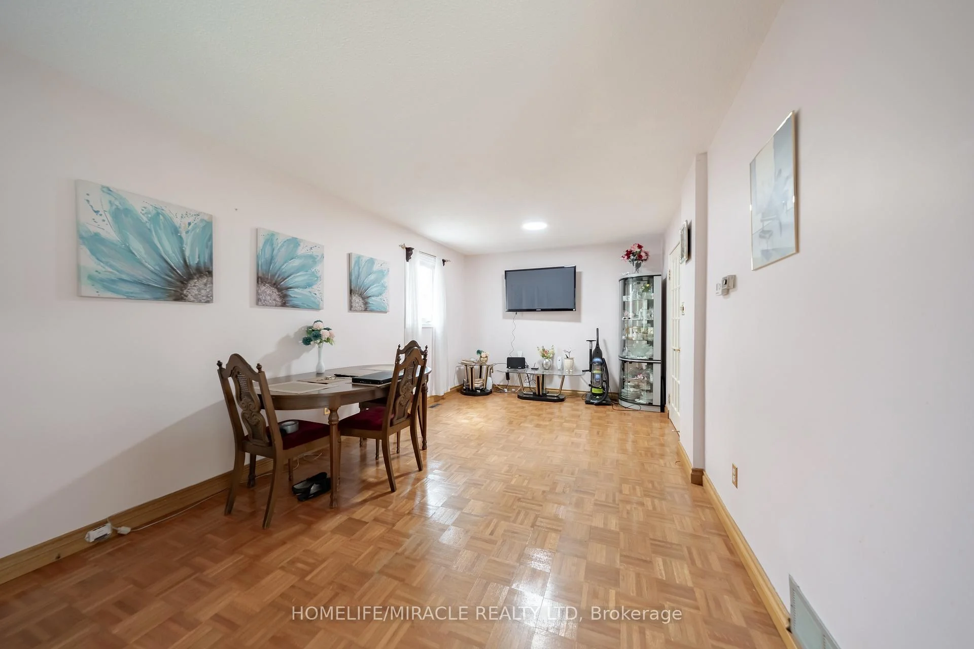 Photo 13 of 59 Martindale Crescent, Brampton, Brampton West — HOMEH