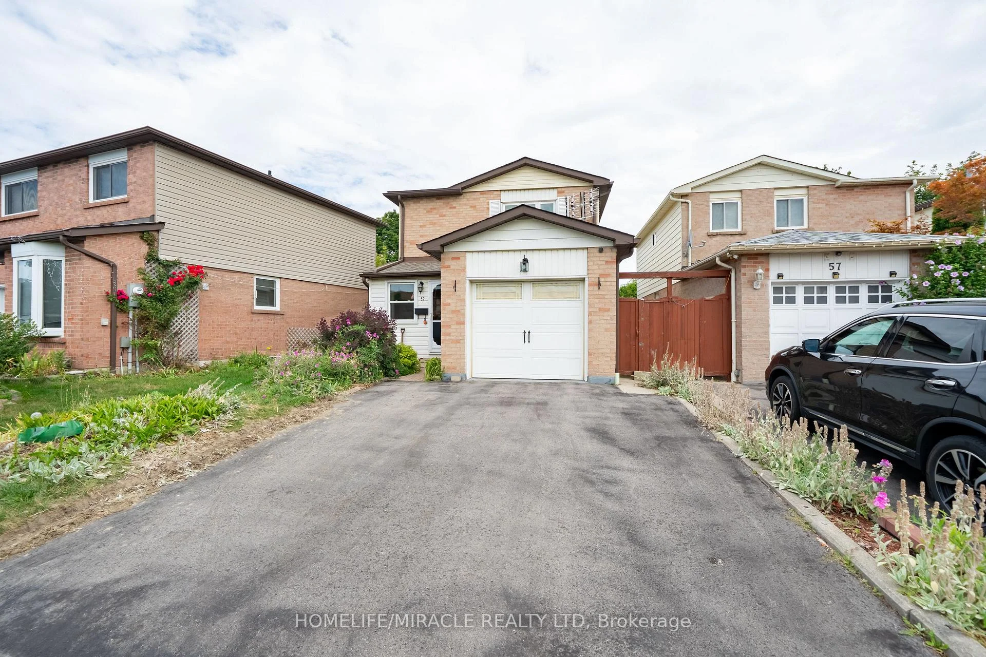 Photo 8 of 59 Martindale Crescent, Brampton, Brampton West — HOMEH