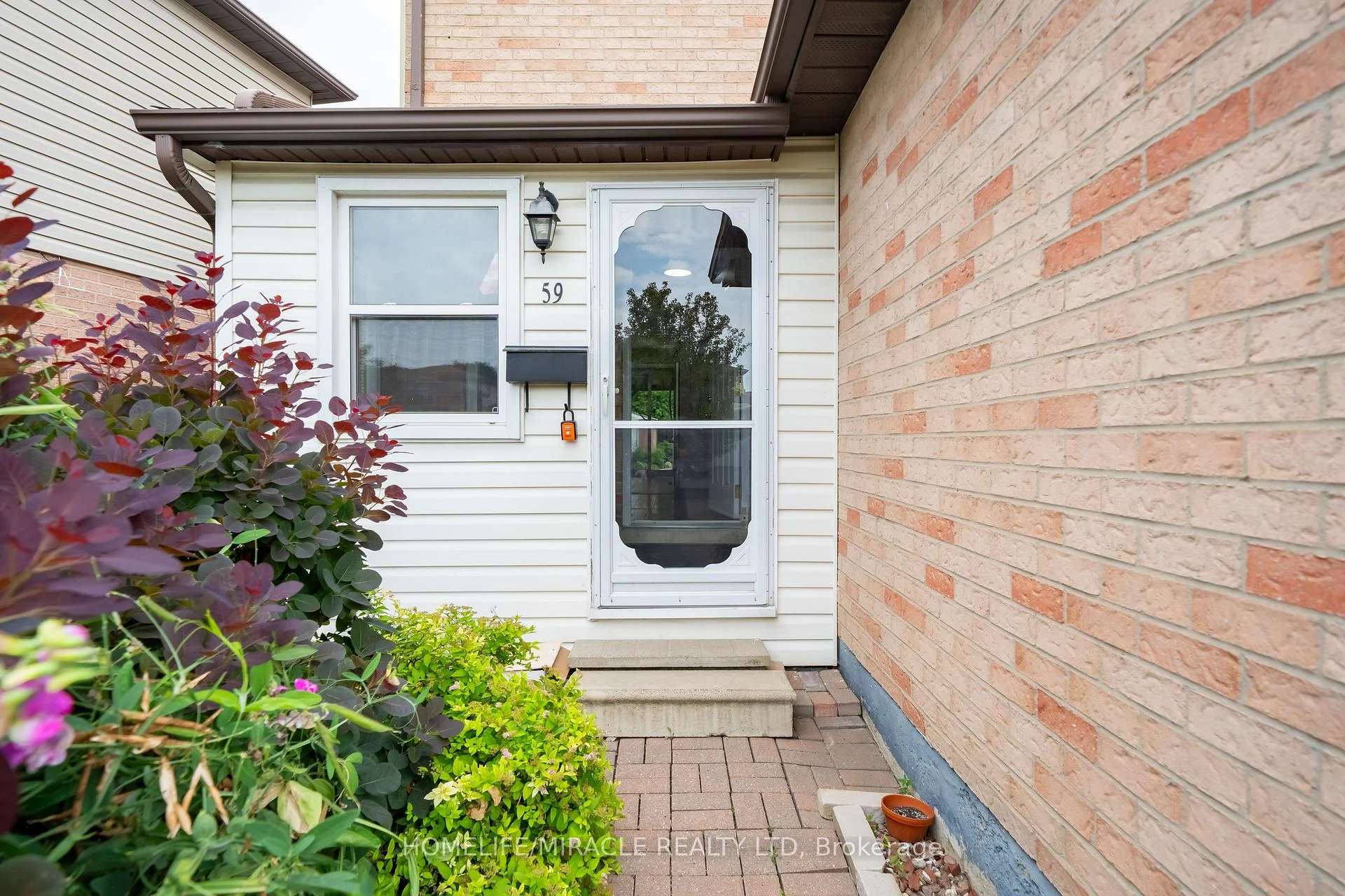 Photo 14 of 59 Martindale Crescent, Brampton, Brampton West — HOMEH