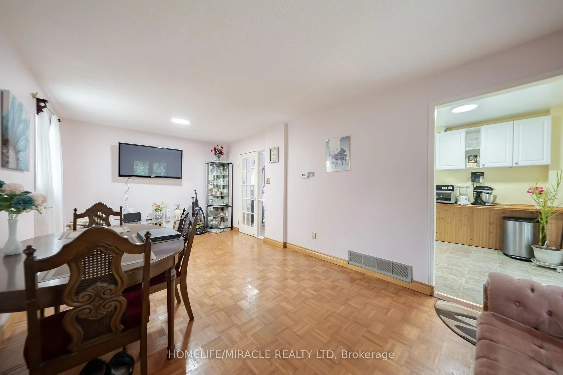 Photo 24 of 59 Martindale Crescent, Brampton, Brampton West — HOMEH
