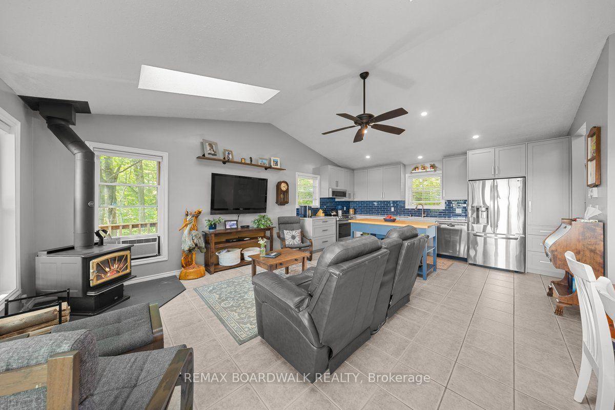 Photo 13 of 781 North Shore Road, Rideau Lakes, Rideau Lakes (North Crosby) Twp — HOMEH