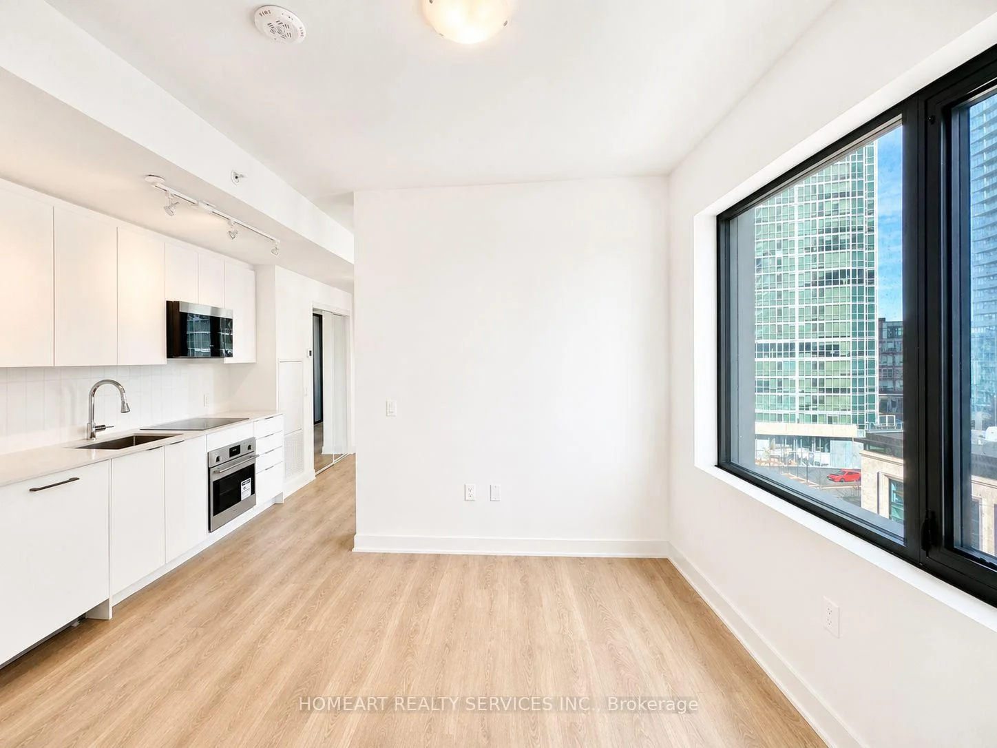 Photo 2 of Unit 607, 2920 Highway 7, Vaughan, Concord — HOMEH