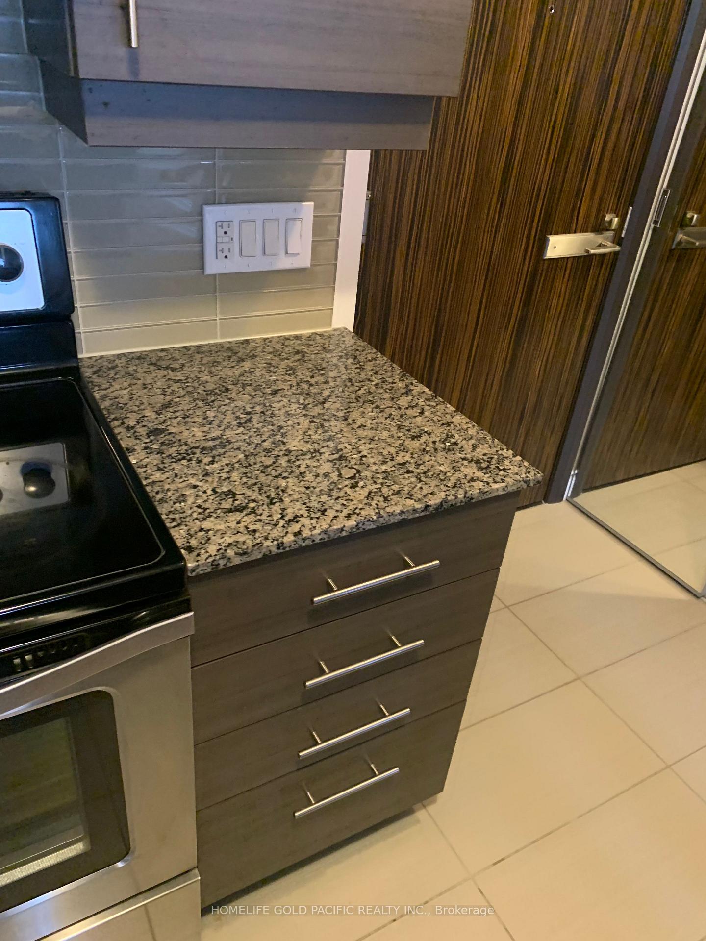 Photo 4 of Unit 805, 325 South Park Road, Markham, Commerce Valley — HOMEH