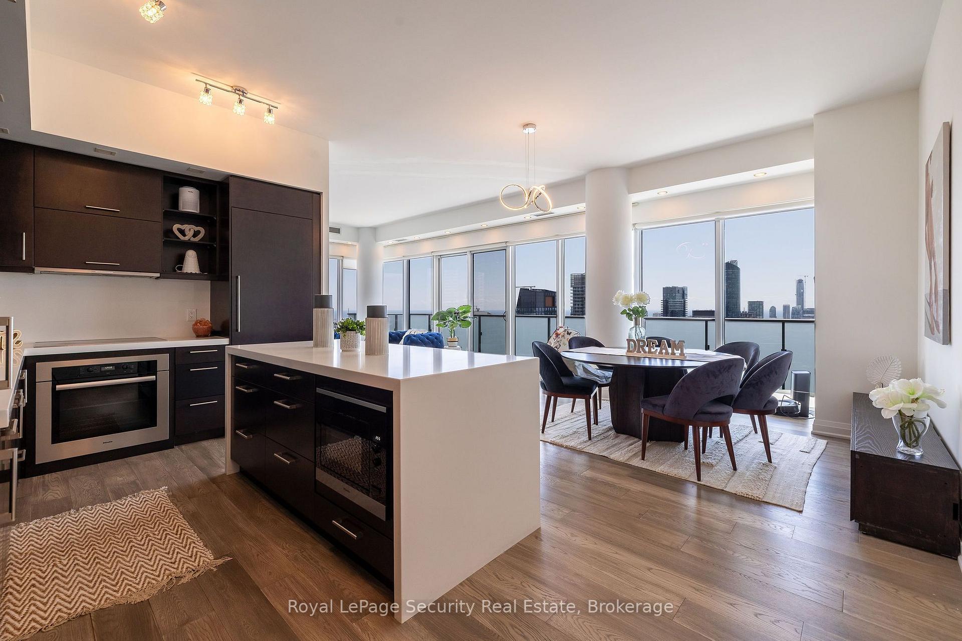 Photo 4 of Unit 5301, 1080 Bay Street, Toronto, Bay Street Corridor — HOMEH