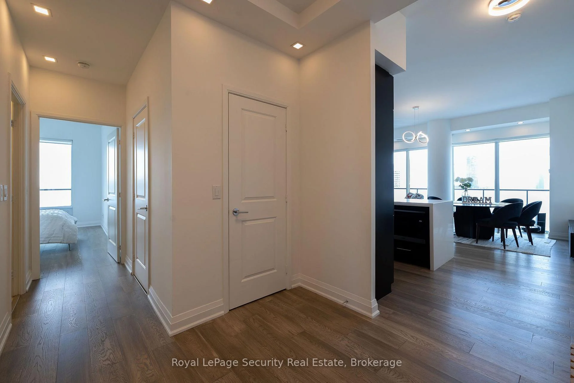Photo 2 of Unit 5301, 1080 Bay Street, Toronto, Bay Street Corridor — HOMEH