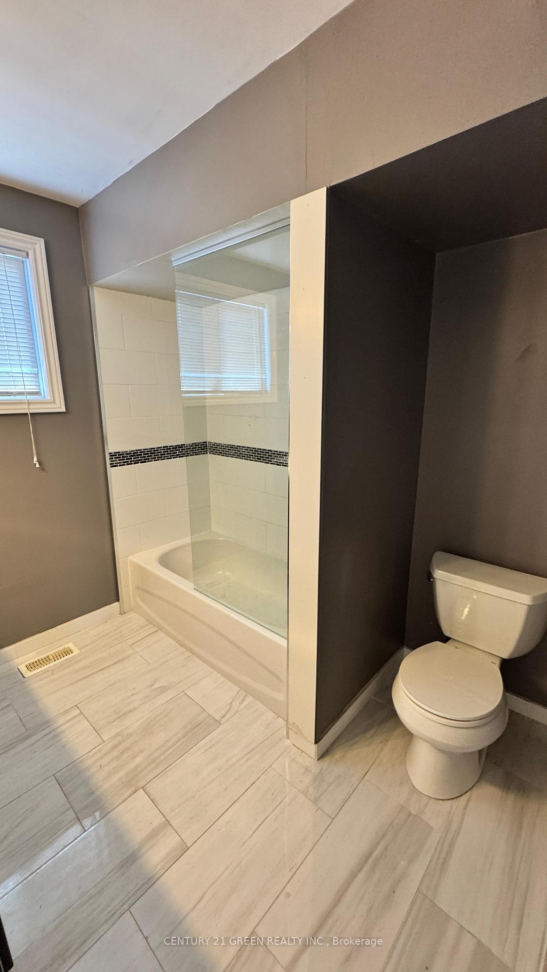 Photo 21 of 46 Windemere Road, Hamilton, Stoney Creek — HOMEH