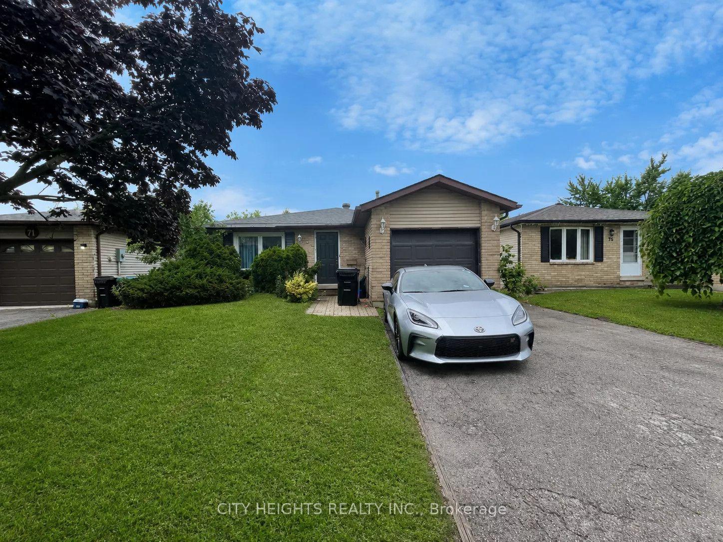 Photo 2 of 73 Hickling Trail, Barrie, Georgian Drive — HOMEH