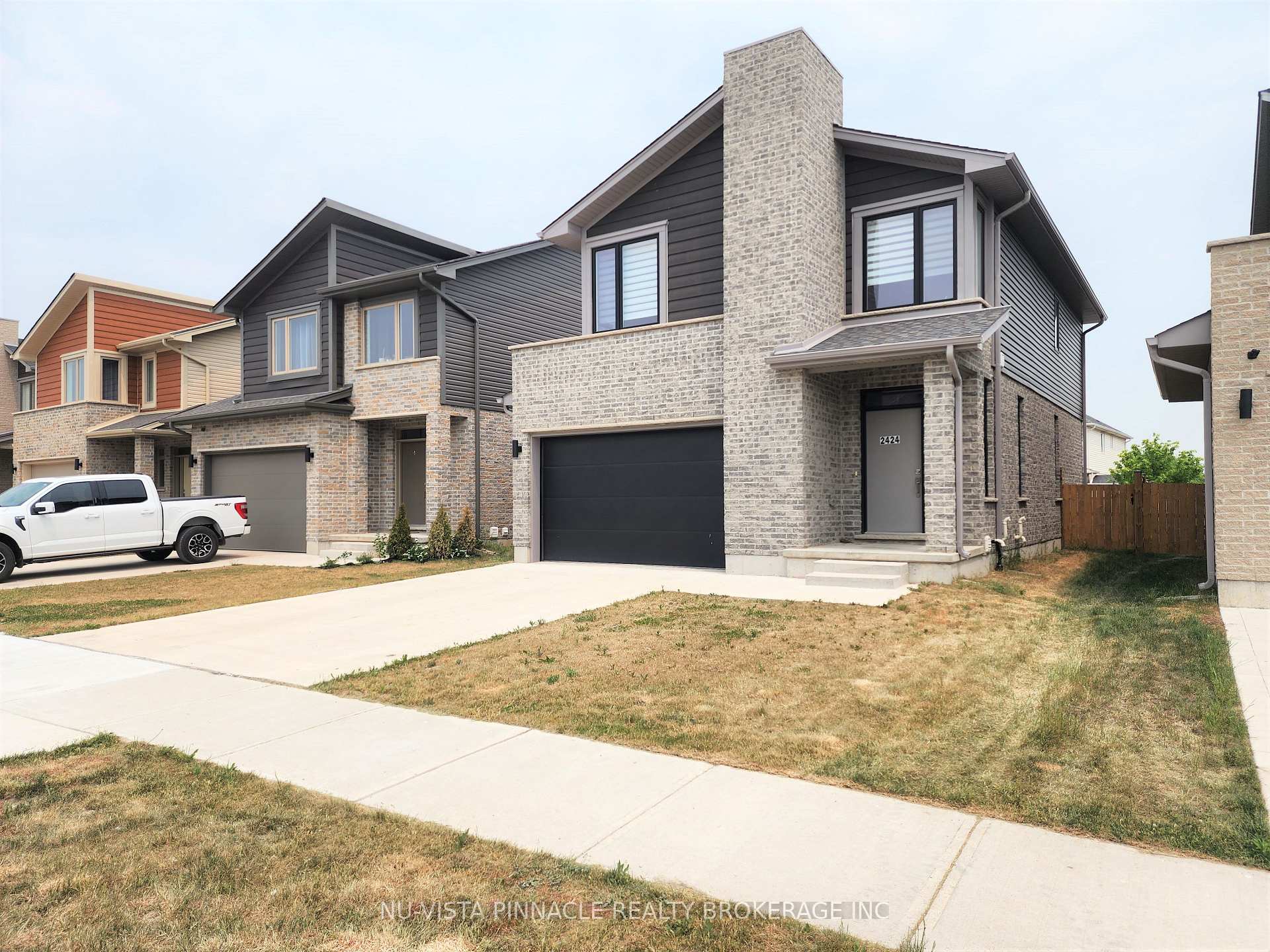 Photo 2 of 2424 Irish Moss Road, London, South U — HOMEH