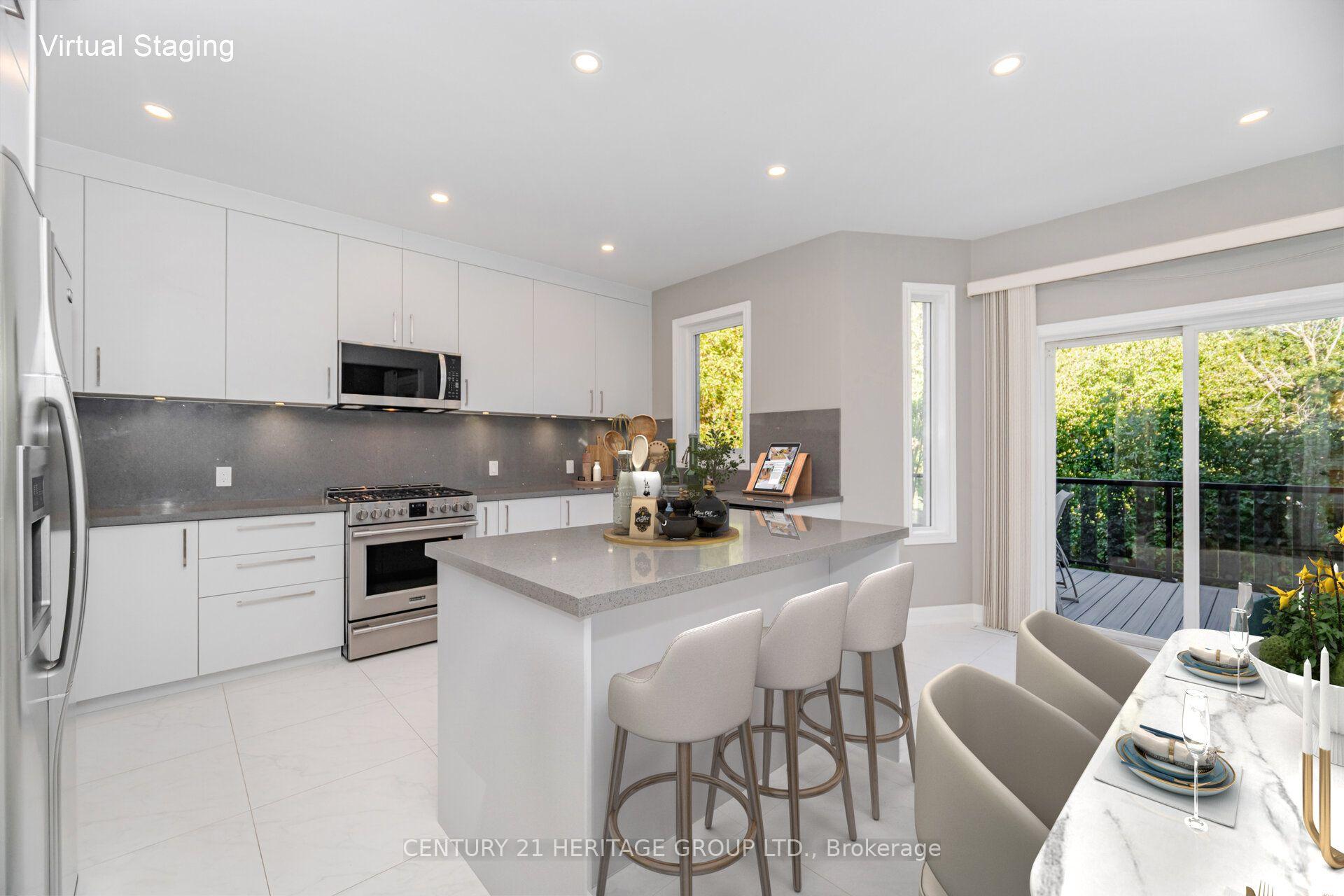 Photo 2 of 6 Vitlor Drive, Richmond Hill, Oak Ridges — HOMEH