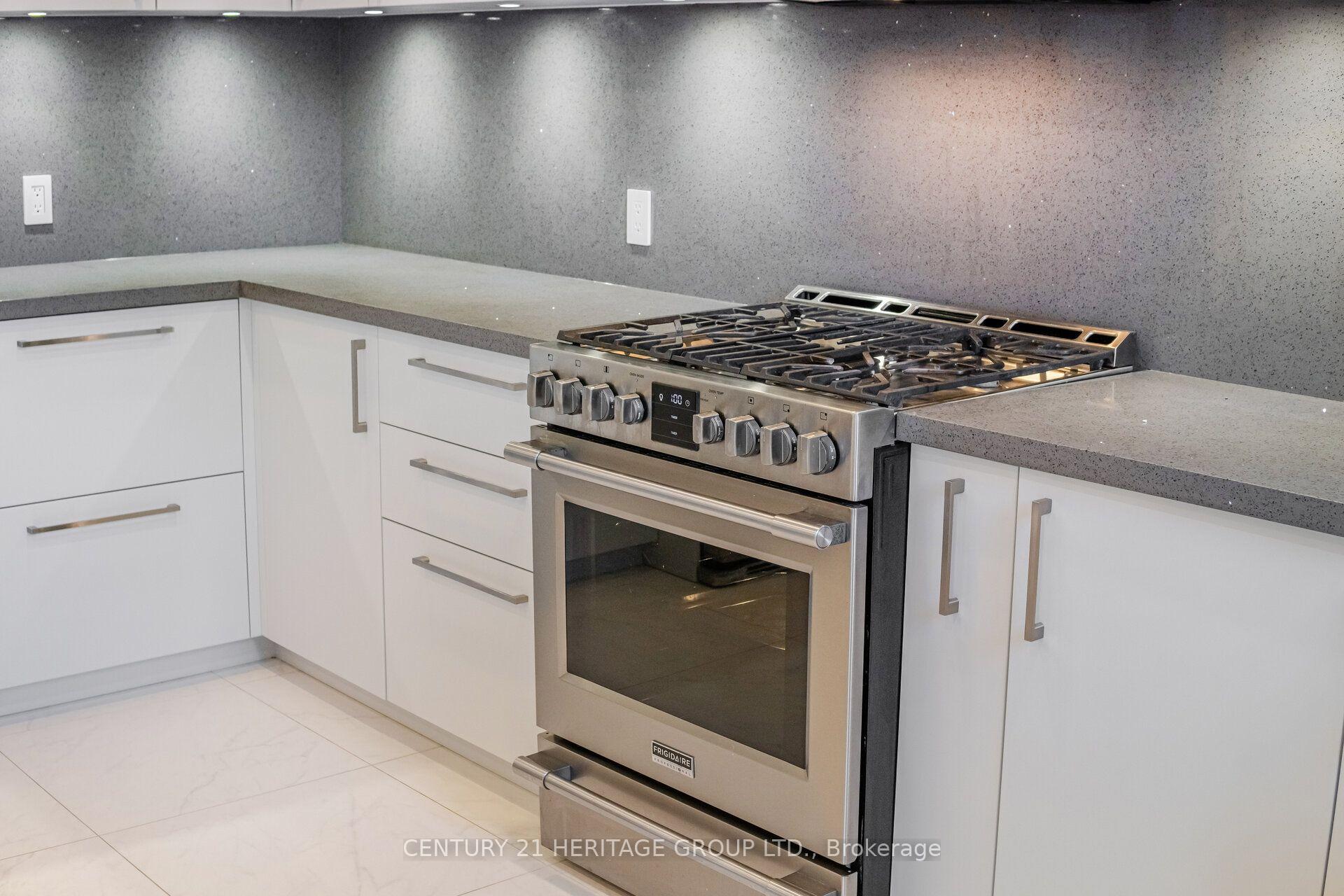 Photo 6 of 6 Vitlor Drive, Richmond Hill, Oak Ridges — HOMEH