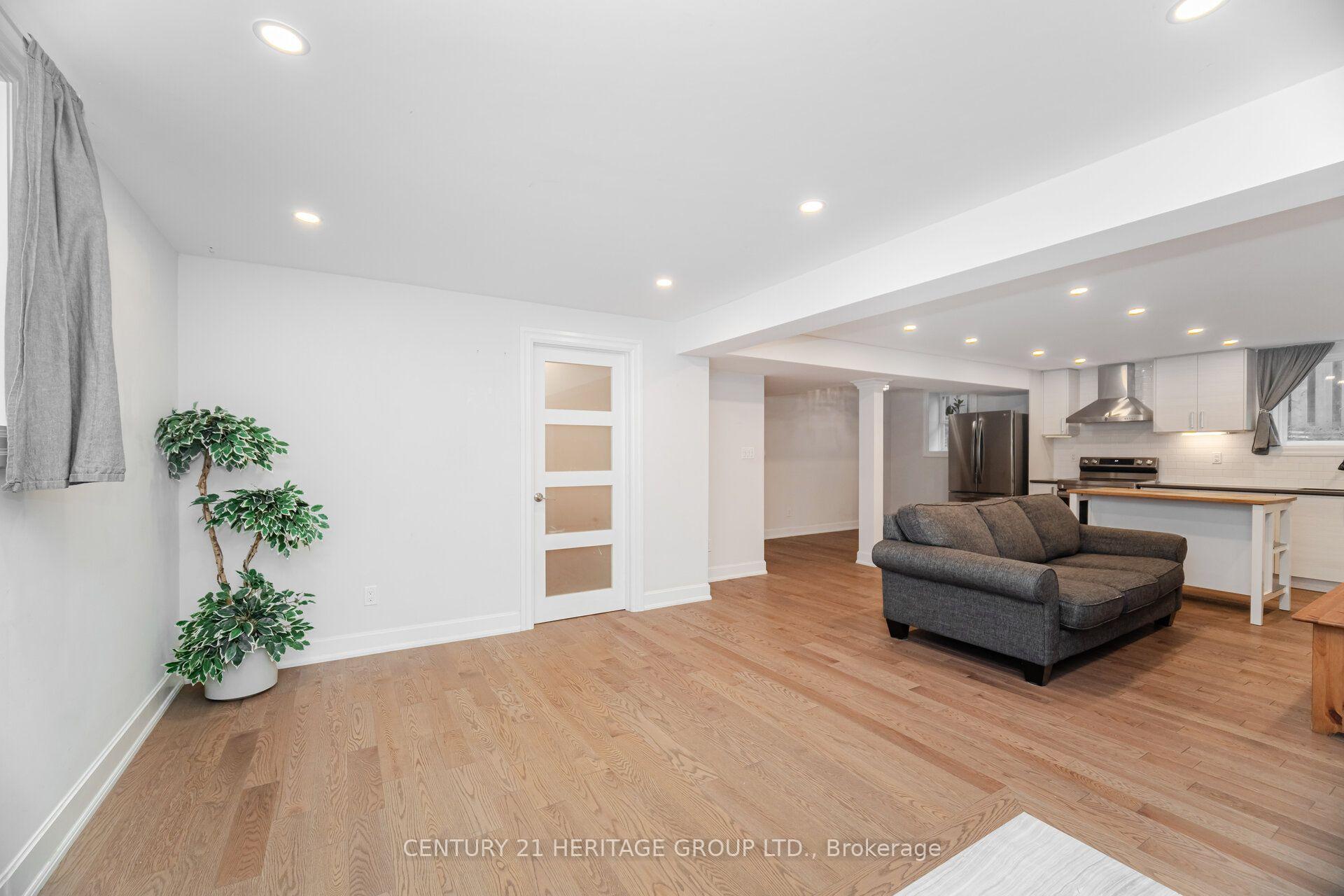 Photo 38 of 6 Vitlor Drive, Richmond Hill, Oak Ridges — HOMEH