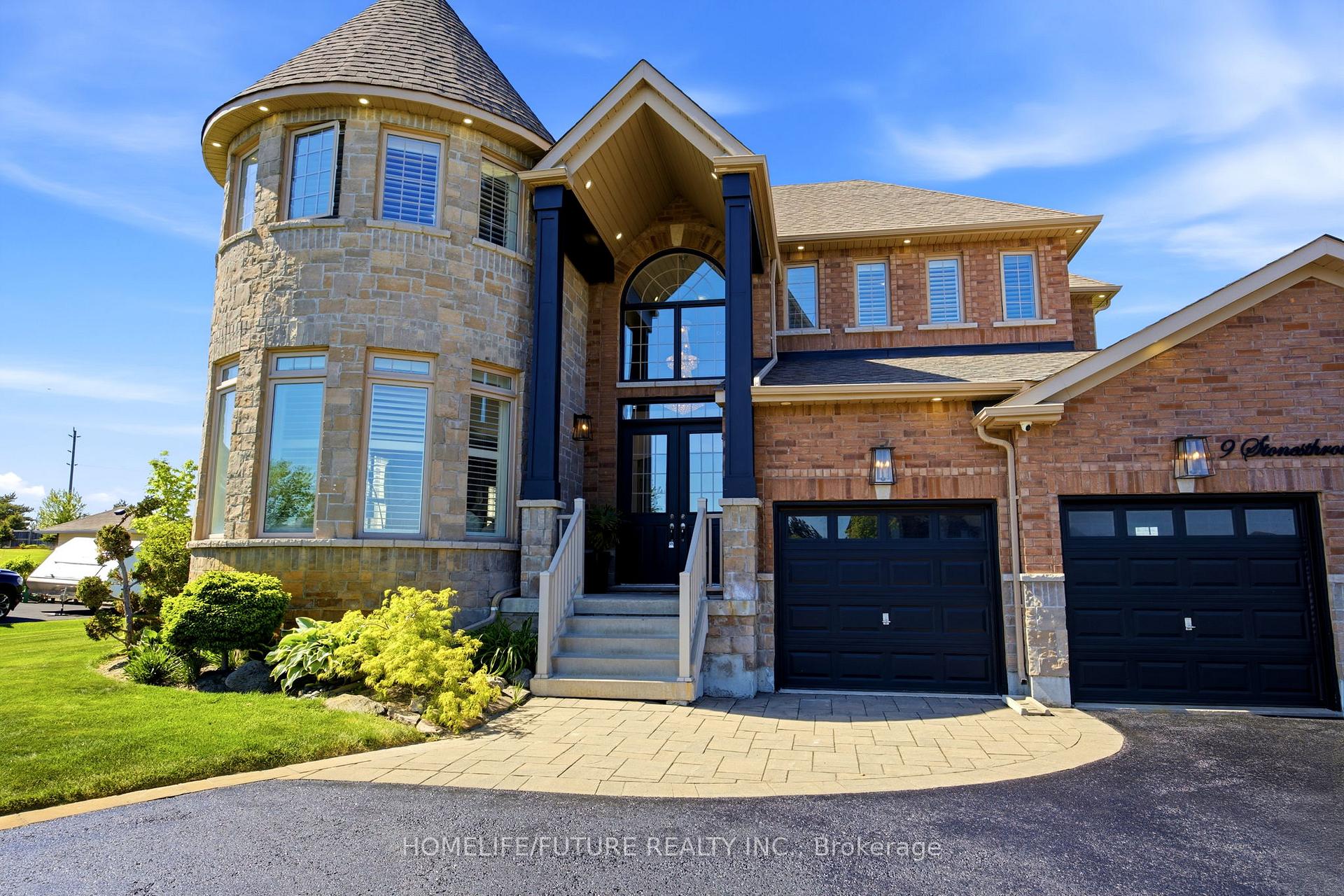 Photo 3 of 9 Stonesthrow Crescent, Uxbridge, Rural Uxbridge — HOMEH