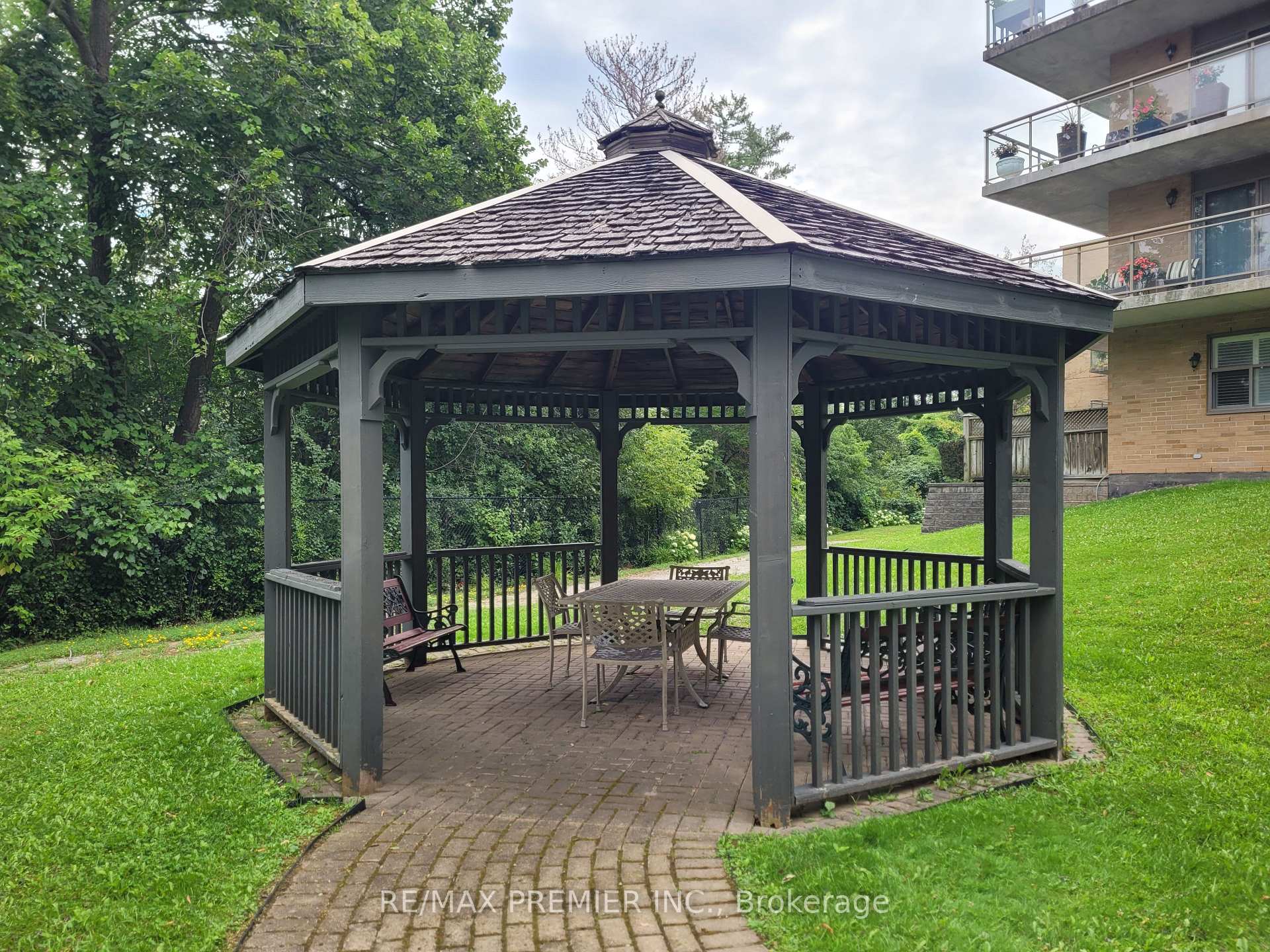 Photo 7 of Unit 502, 2506 Rutherford Road, Vaughan, Maple — HOMEH
