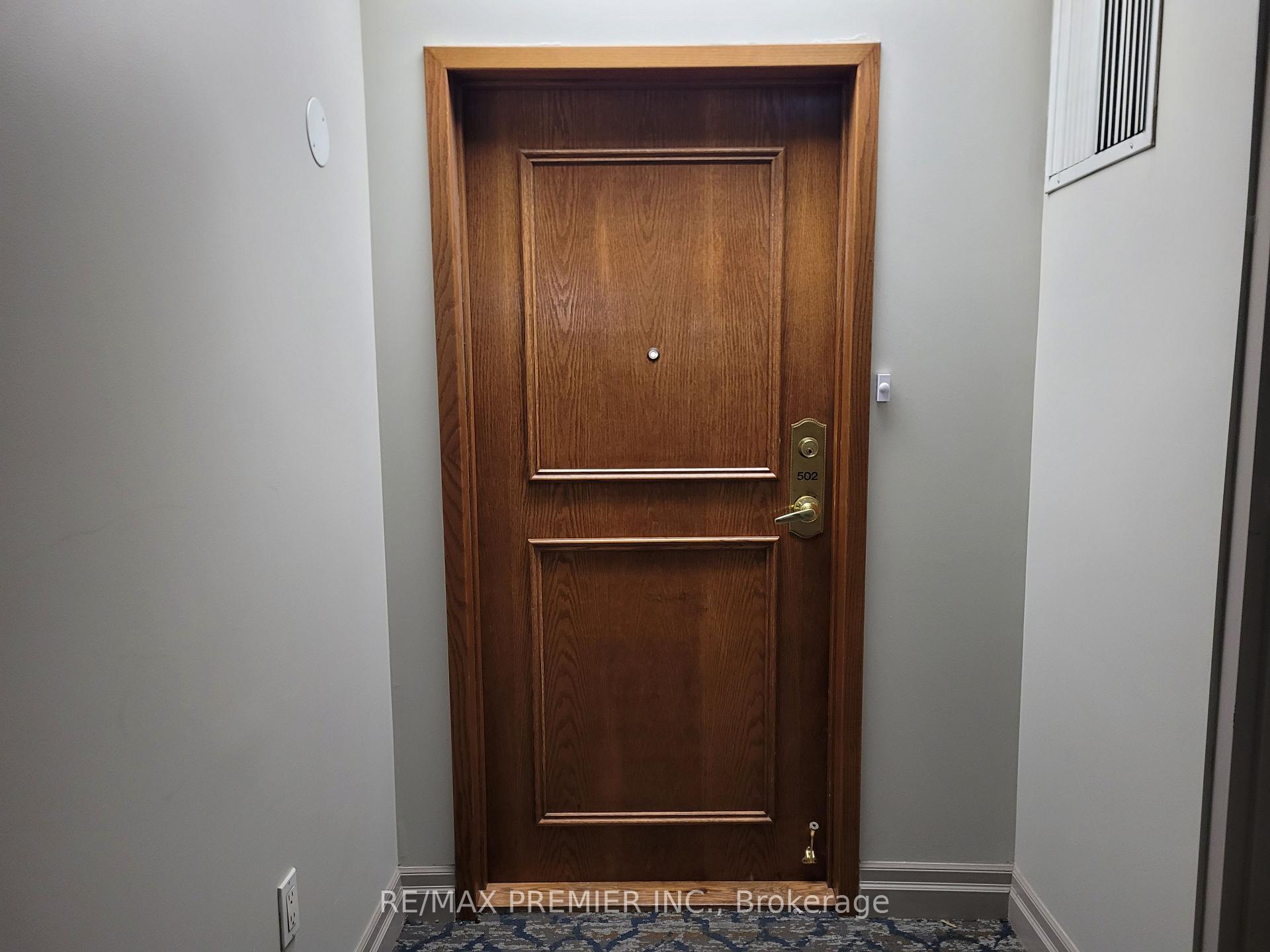 Photo 8 of Unit 502, 2506 Rutherford Road, Vaughan, Maple — HOMEH
