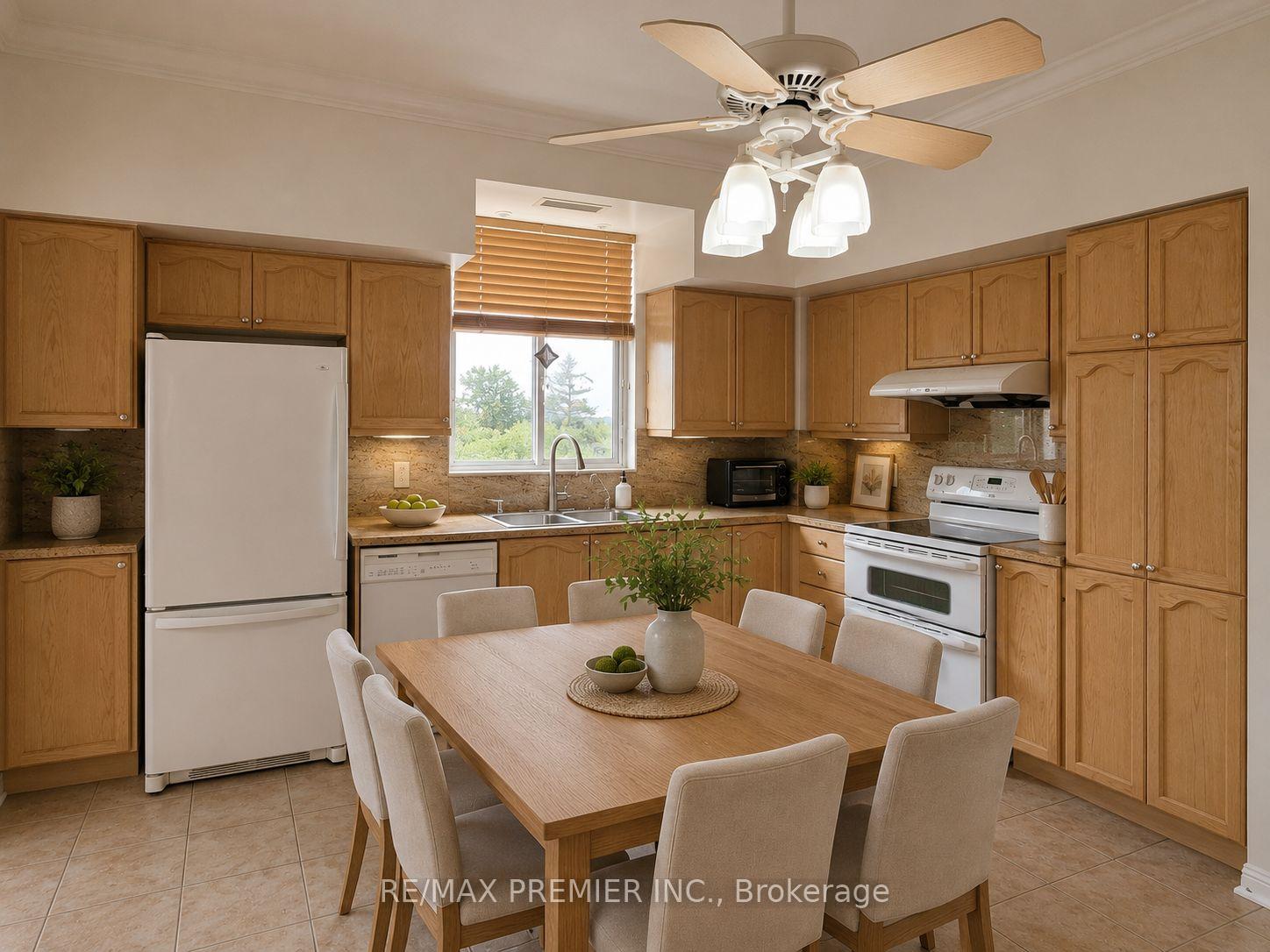 Photo 12 of Unit 502, 2506 Rutherford Road, Vaughan, Maple — HOMEH