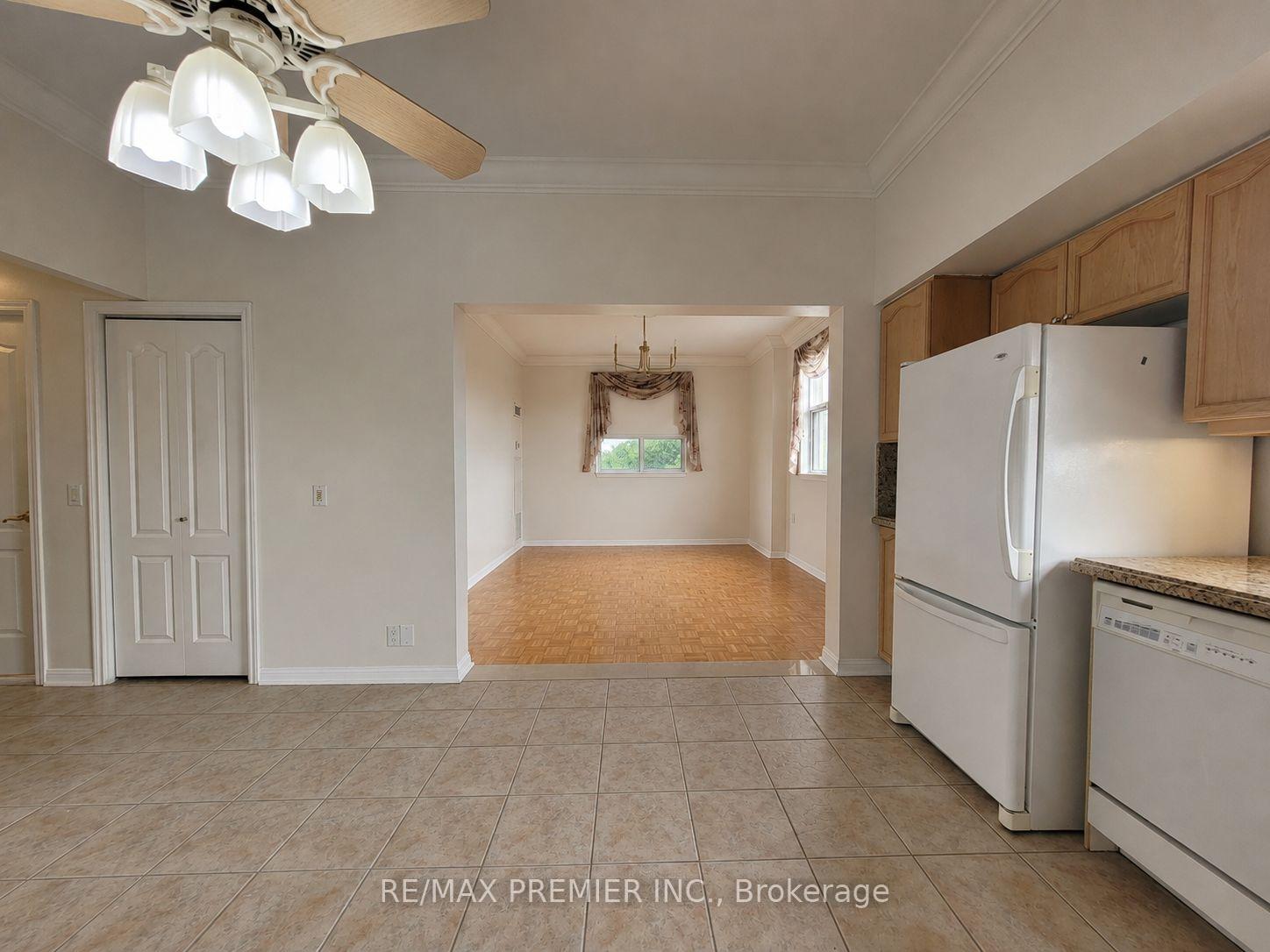 Photo 15 of Unit 502, 2506 Rutherford Road, Vaughan, Maple — HOMEH