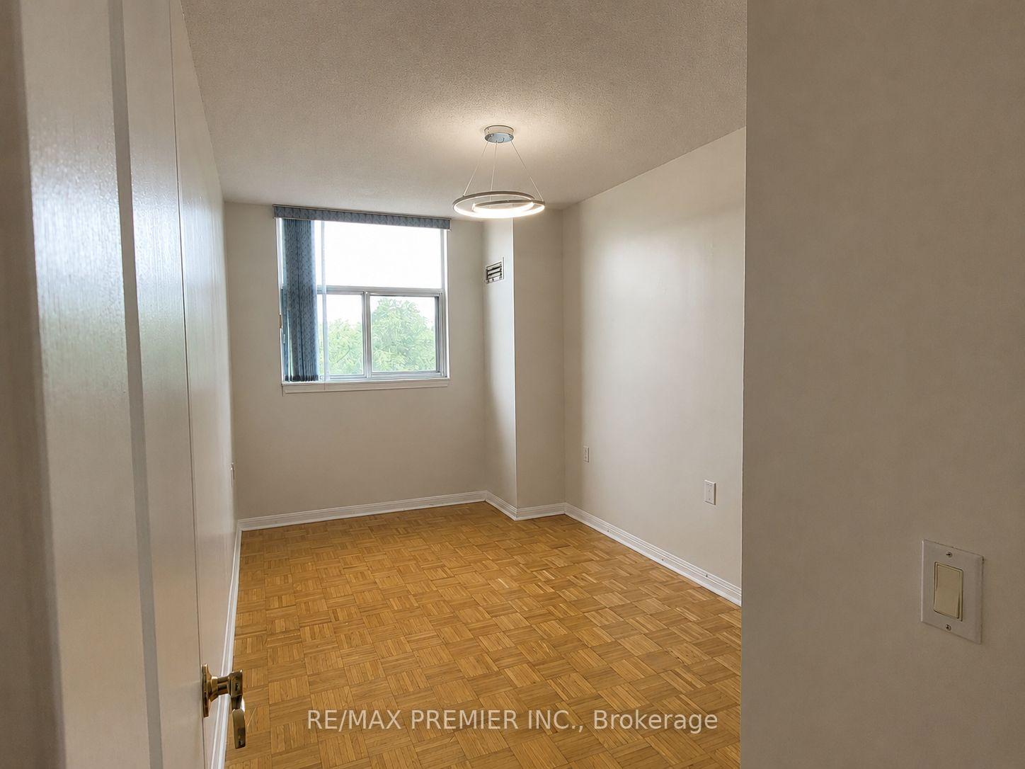 Photo 20 of Unit 502, 2506 Rutherford Road, Vaughan, Maple — HOMEH
