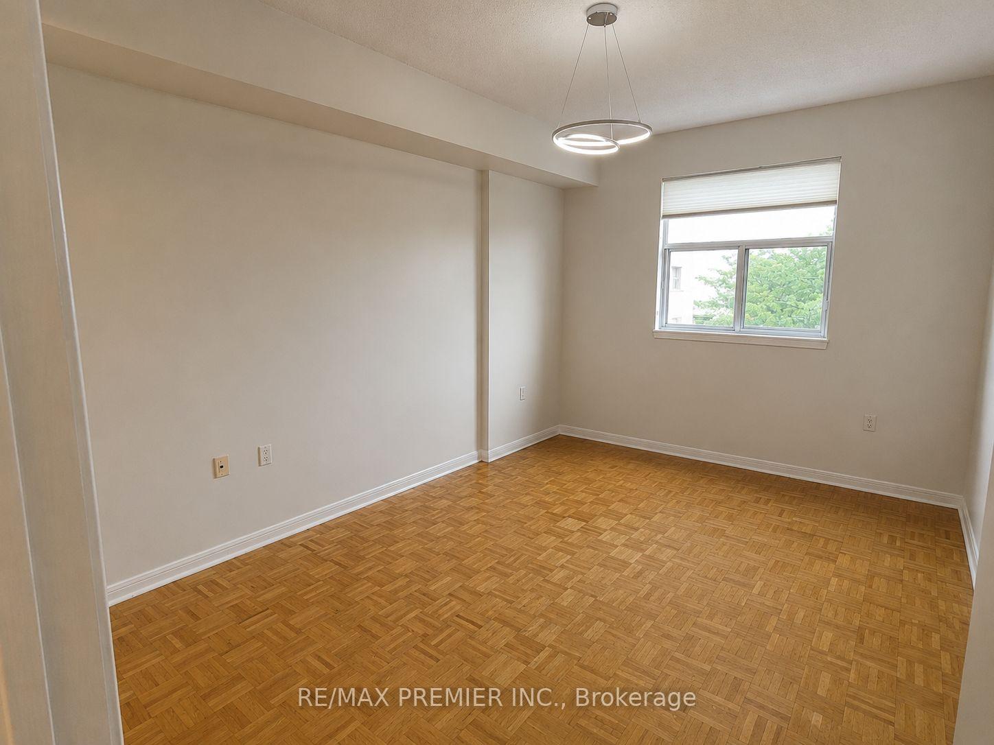 Photo 22 of Unit 502, 2506 Rutherford Road, Vaughan, Maple — HOMEH
