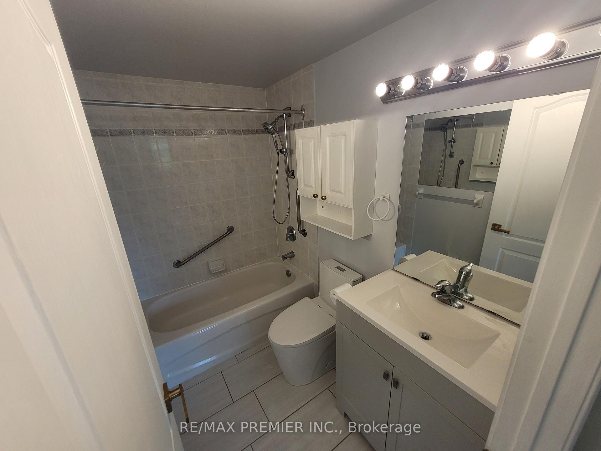 Photo 27 of Unit 502, 2506 Rutherford Road, Vaughan, Maple — HOMEH