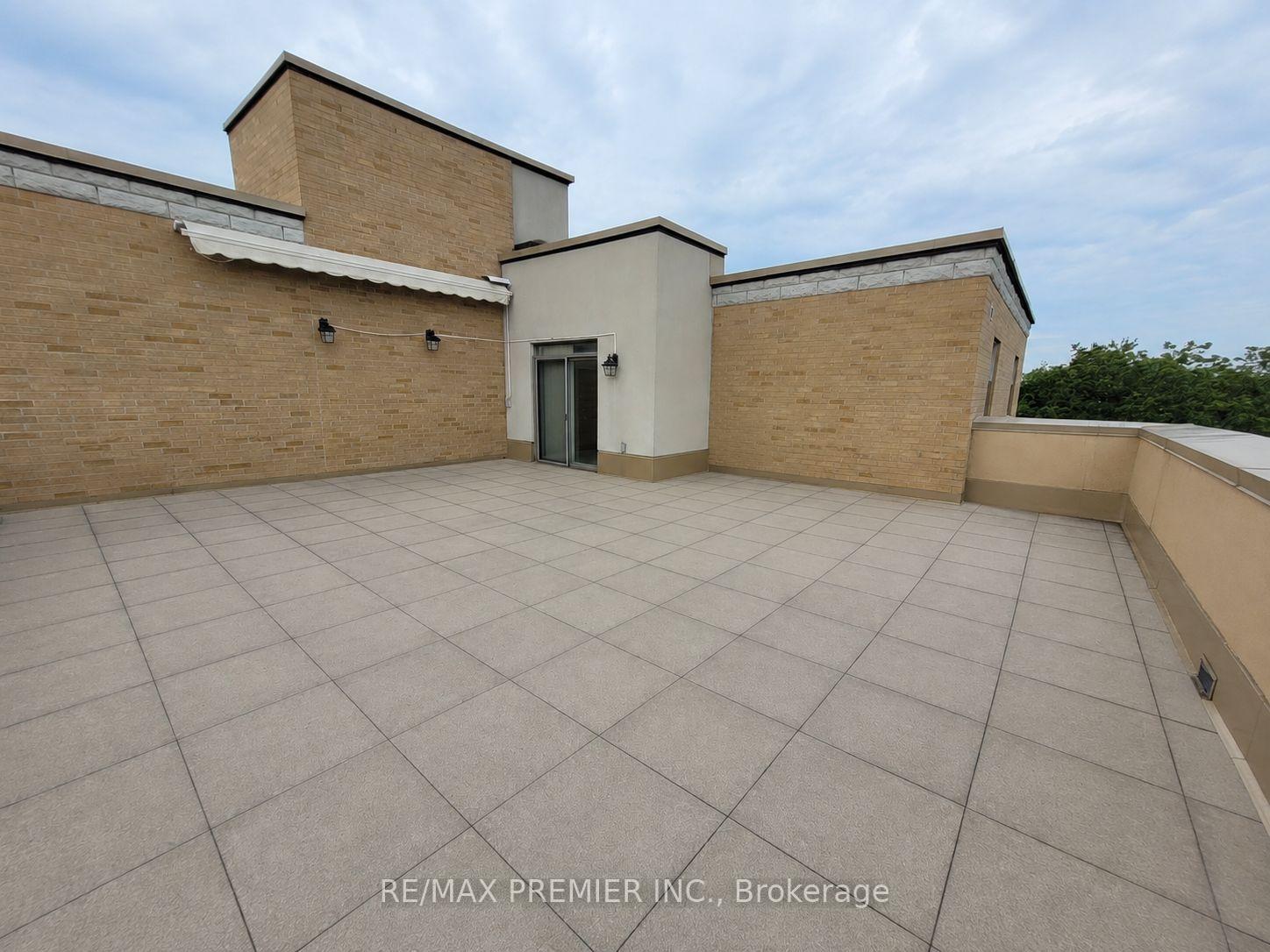 Photo 32 of Unit 502, 2506 Rutherford Road, Vaughan, Maple — HOMEH