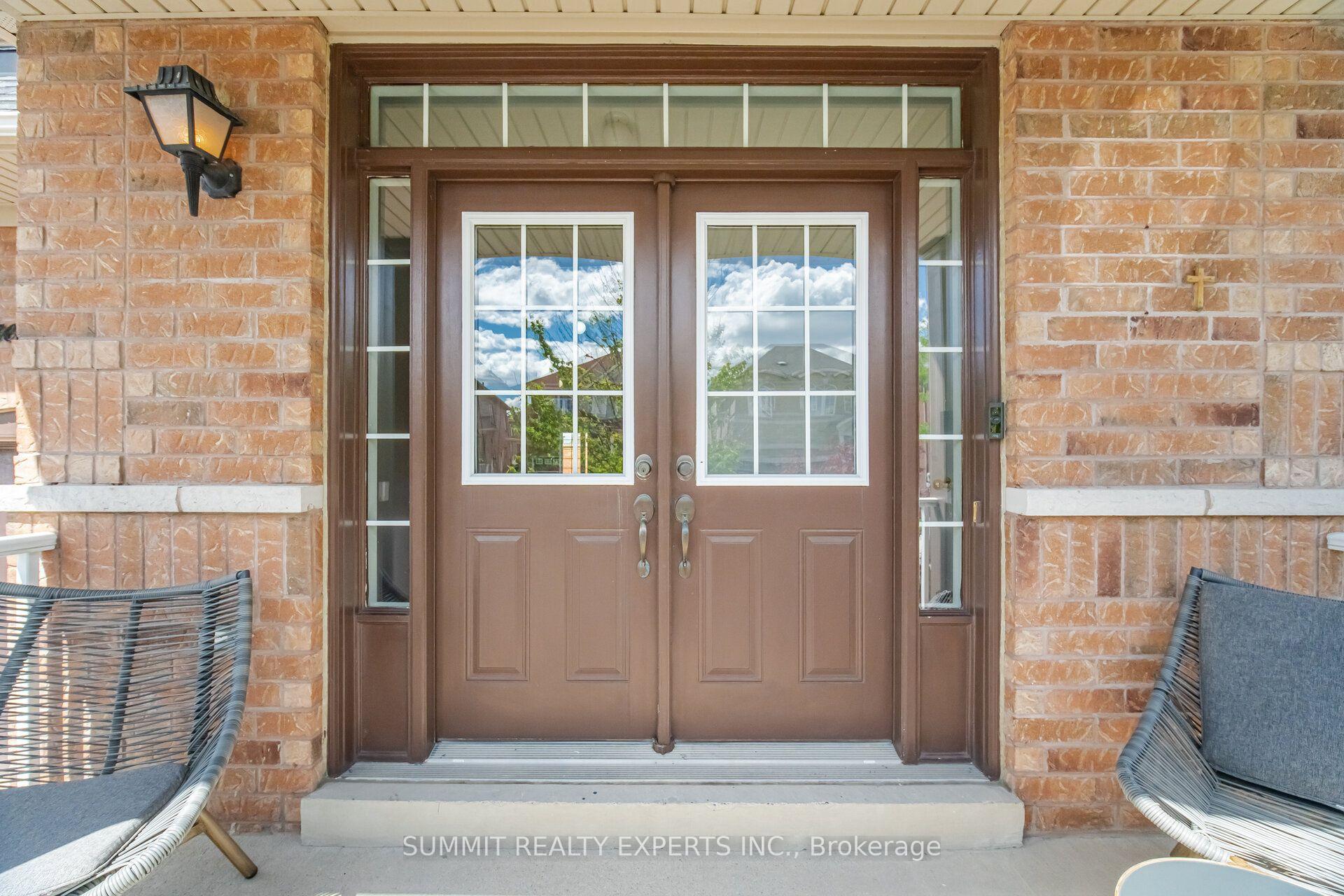 Photo 3 of 85 Maple Valley Street, Brampton, Bram East — HOMEH