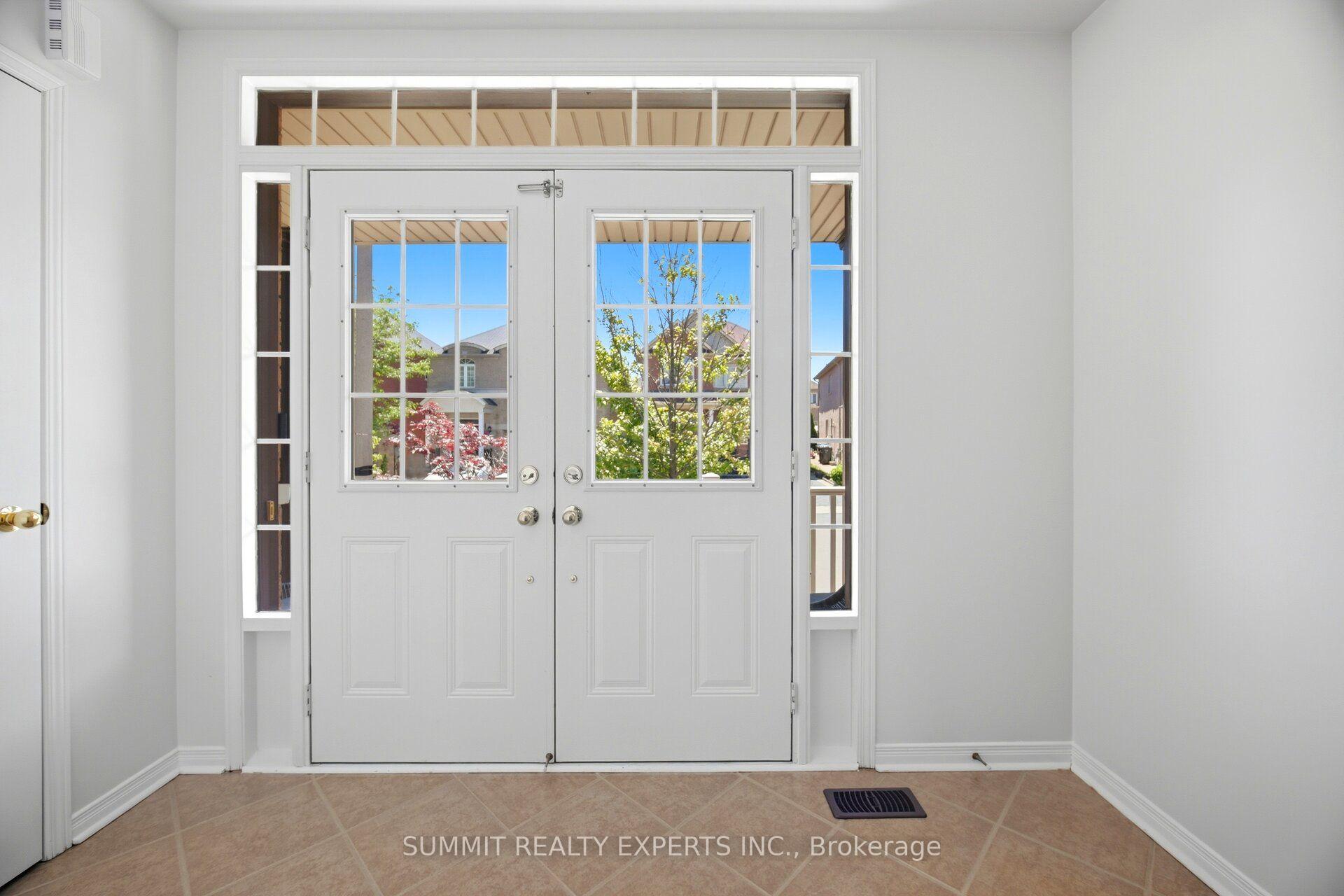 Photo 4 of 85 Maple Valley Street, Brampton, Bram East — HOMEH