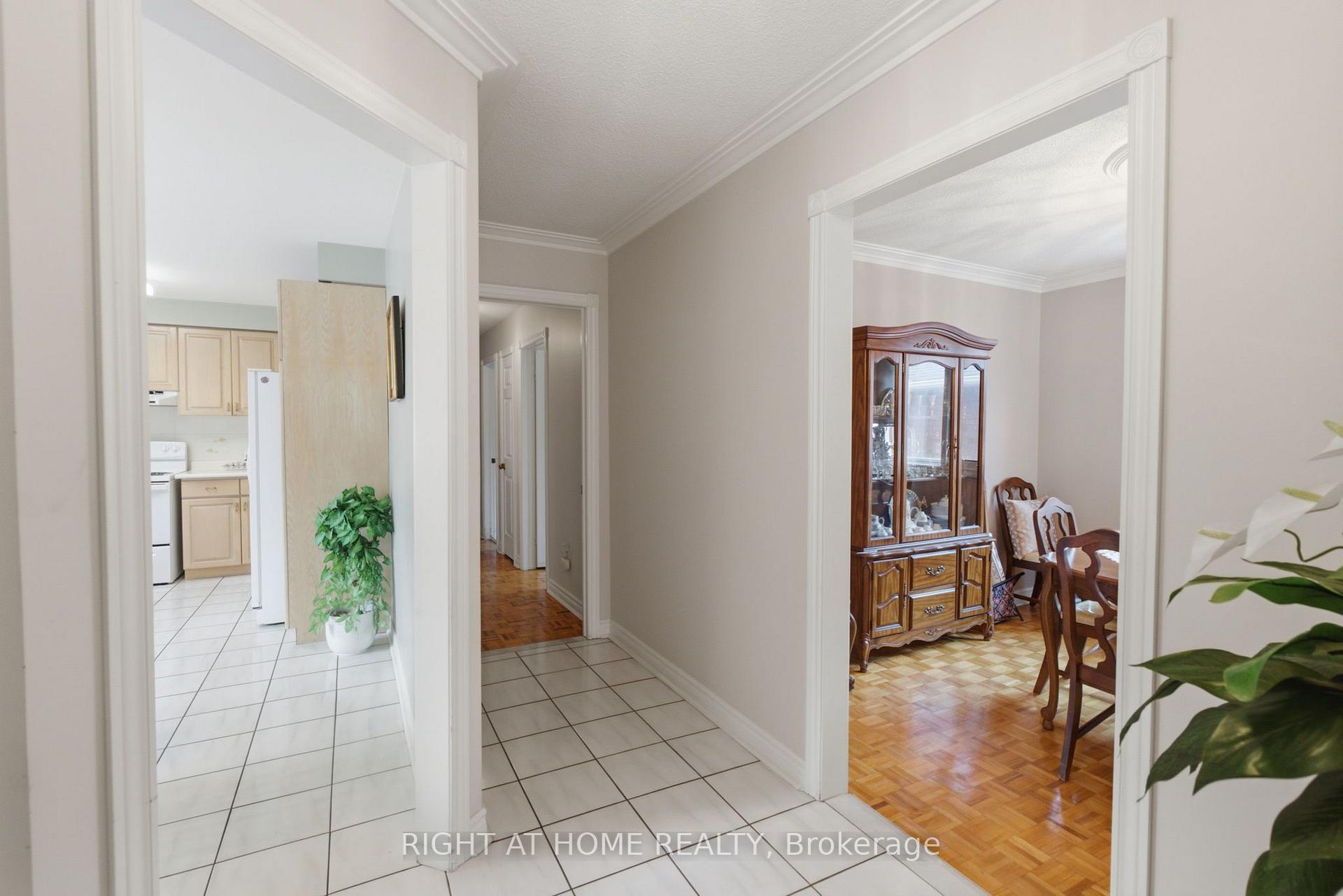 Photo 13 of 39 Dante Court, Vaughan, East Woodbridge — HOMEH