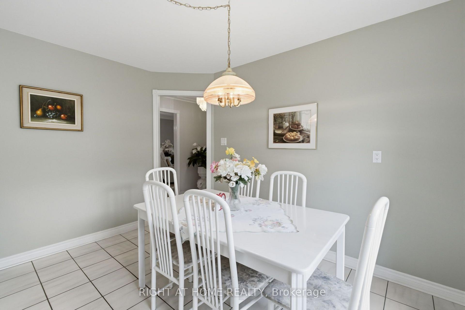 Photo 15 of 39 Dante Court, Vaughan, East Woodbridge — HOMEH