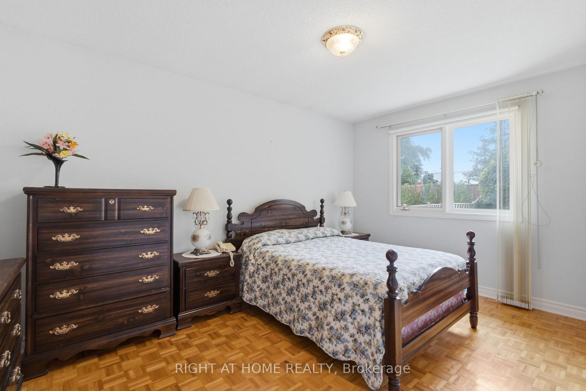 Photo 29 of 39 Dante Court, Vaughan, East Woodbridge — HOMEH