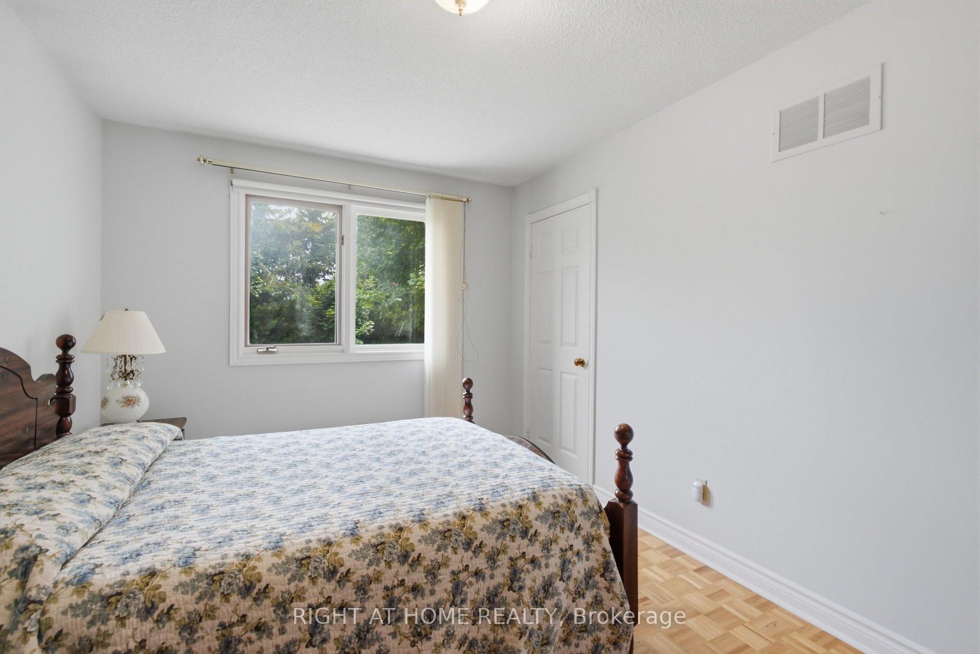 Photo 30 of 39 Dante Court, Vaughan, East Woodbridge — HOMEH