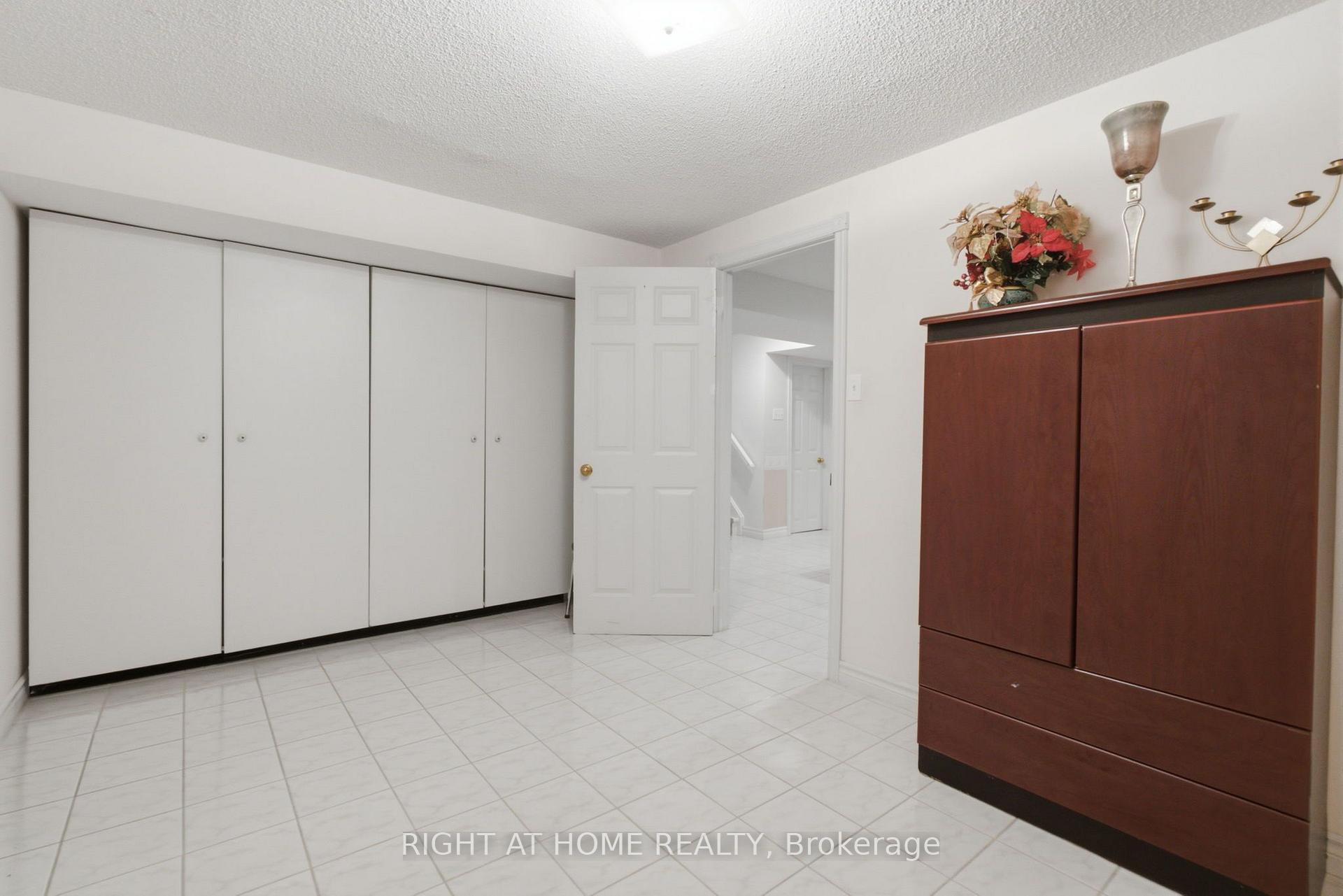 Photo 36 of 39 Dante Court, Vaughan, East Woodbridge — HOMEH