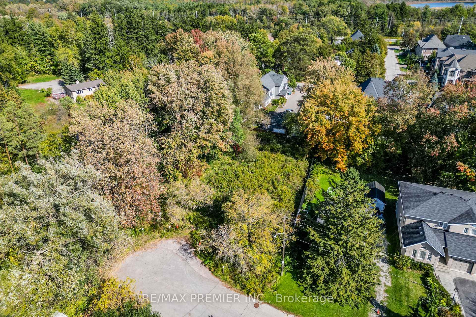 Photo 17 of Fergus Avenue, Richmond Hill, Oak Ridges Lake Wilcox — HOMEH
