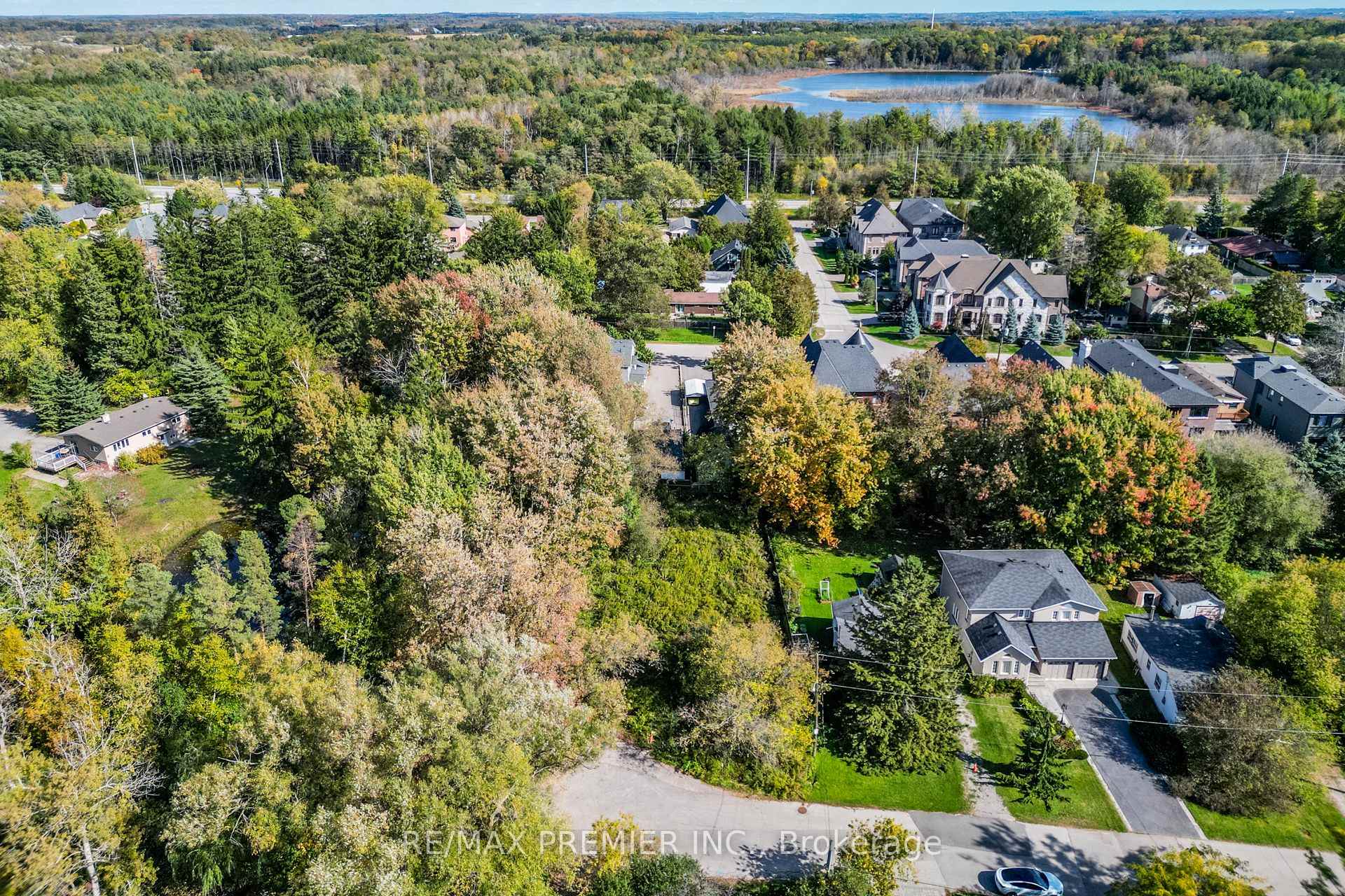 Photo 18 of Fergus Avenue, Richmond Hill, Oak Ridges Lake Wilcox — HOMEH
